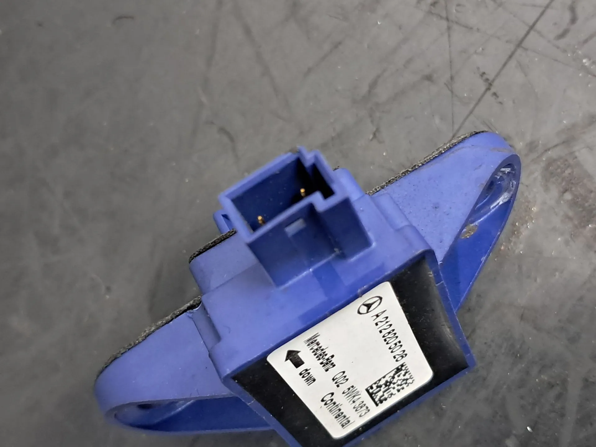 Right front airbag sensor MERCEDES-BENZ Classe E Cabriolet (A207) Imagem-3