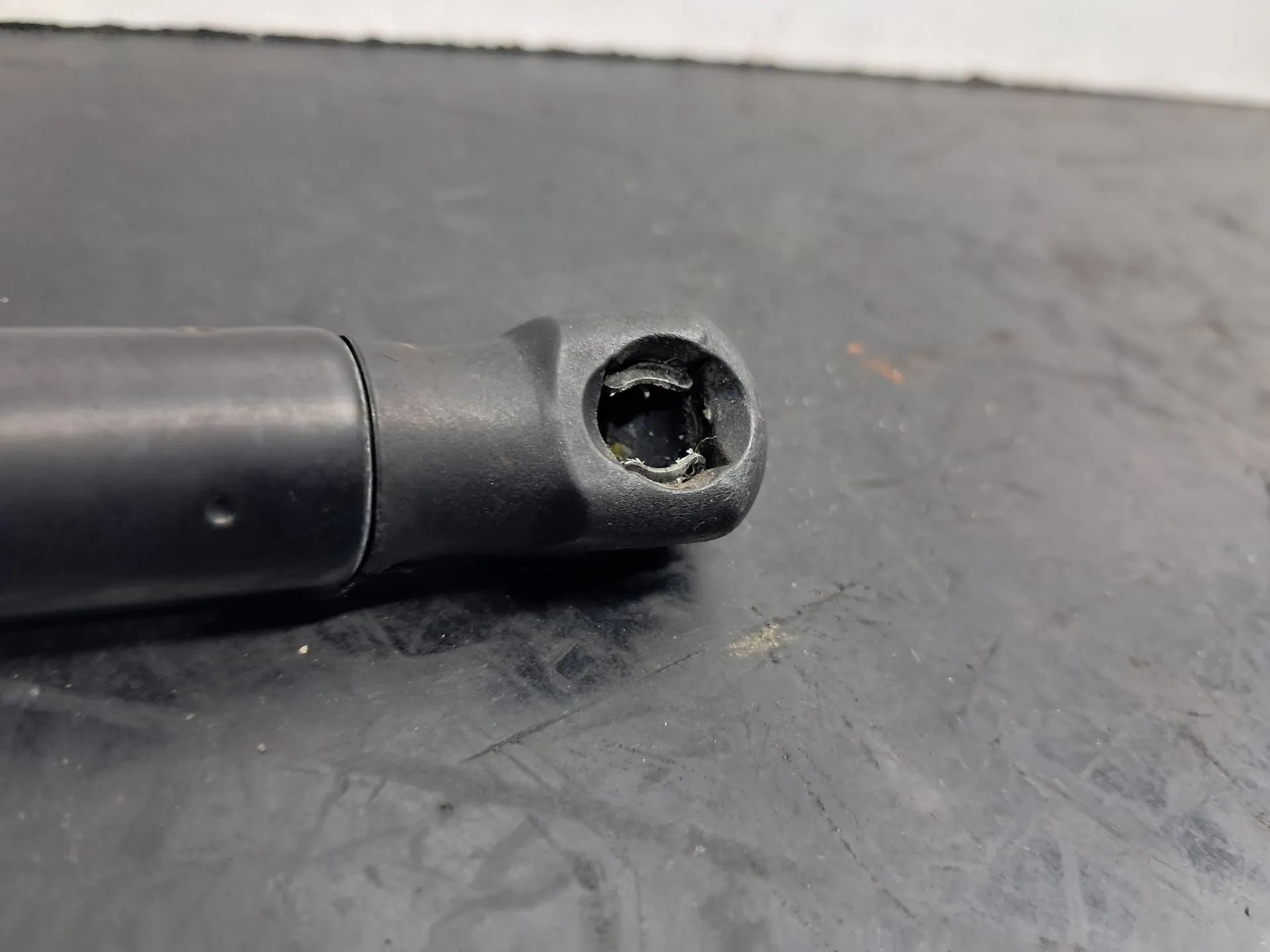 Hood Damper MERCEDES-BENZ Classe E Cabriolet (A207) Imagem-1