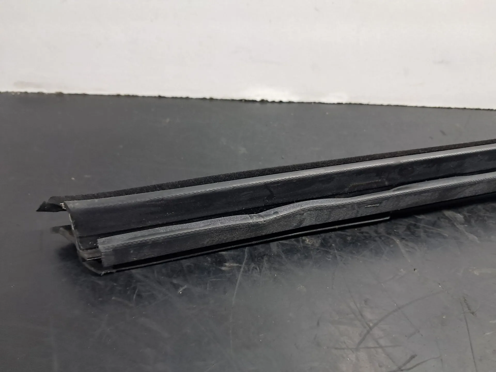 Raspador Vidrio de Puerta Trasera Izquierda MERCEDES-BENZ Classe E Cabriolet (A207) Imagem-1