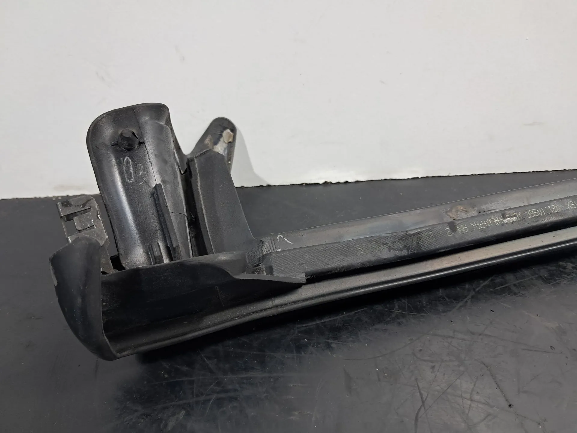 Right rear window scraper MERCEDES-BENZ Classe E Cabriolet (A207) Imagem-1