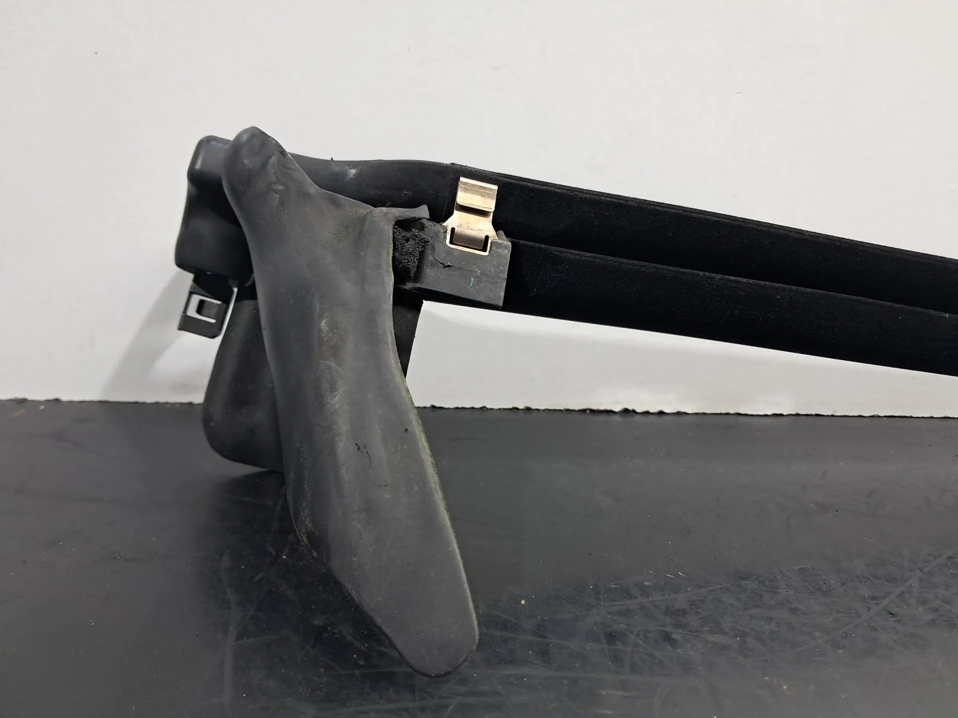 Right rear window scraper MERCEDES-BENZ Classe E Cabriolet (A207) Imagem-6