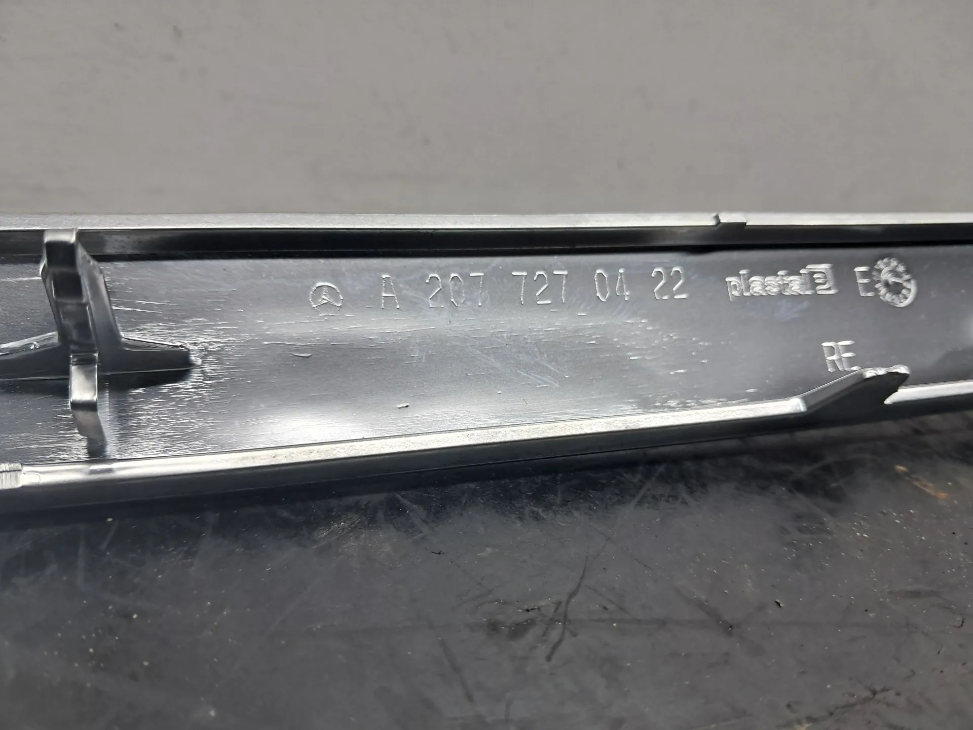 Modanatura porta anteriore destra MERCEDES-BENZ Classe E Cabriolet (A207) Imagem-7