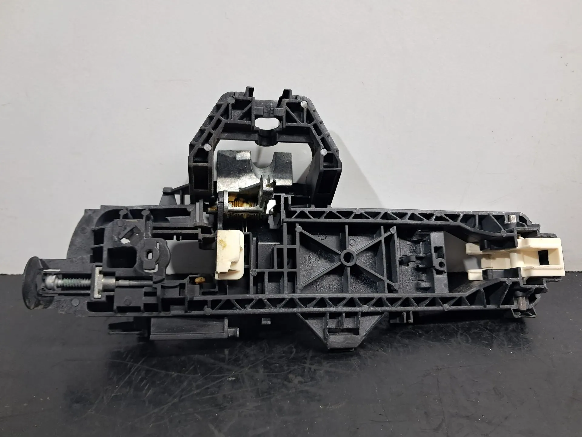 Soporte Manija puerta Delantera Derecha MERCEDES-BENZ Classe E Cabriolet (A207) Imagem-2