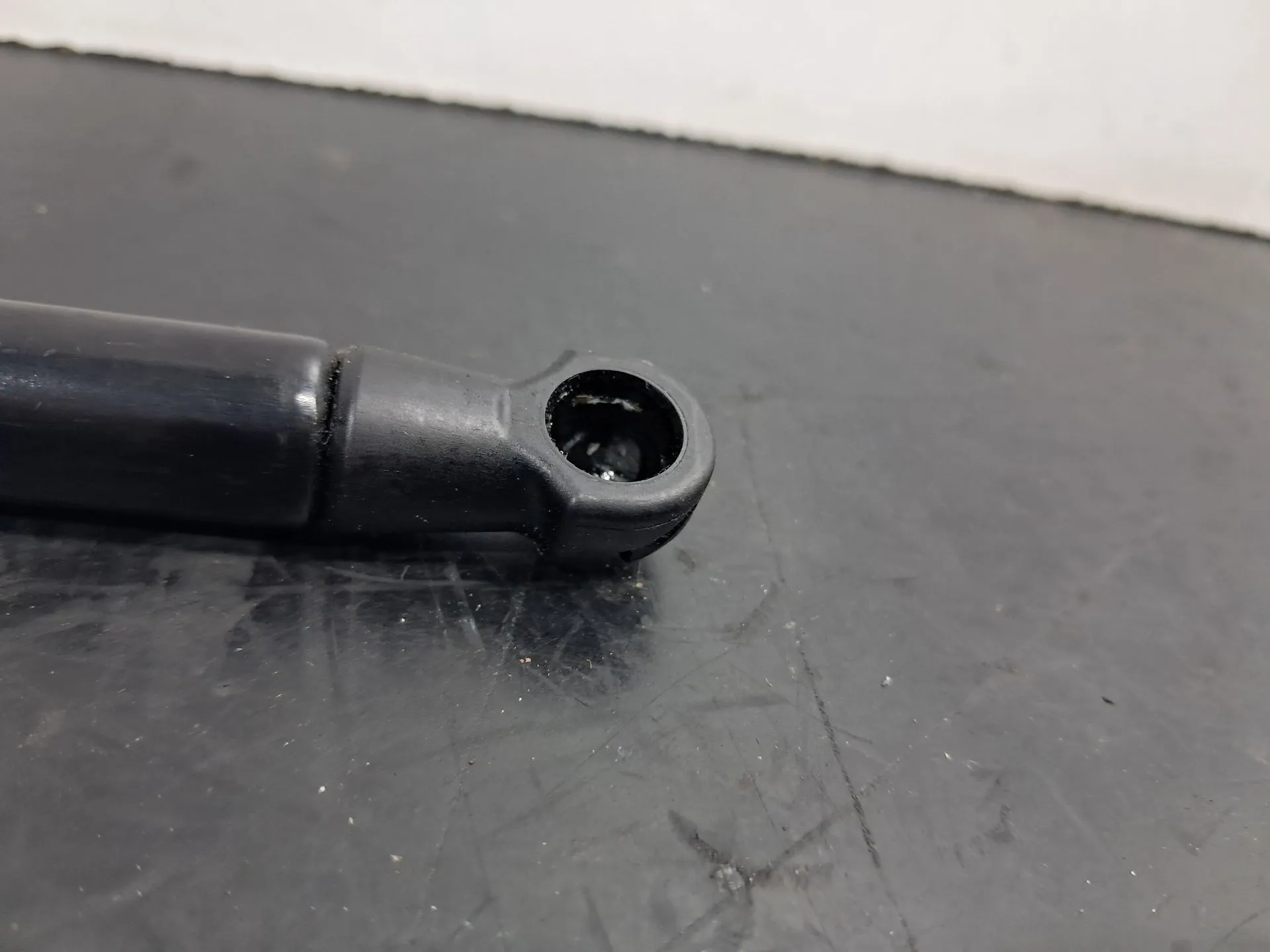 Amortisseur de coffre MERCEDES-BENZ Classe E Cabriolet (A207) Imagem-2