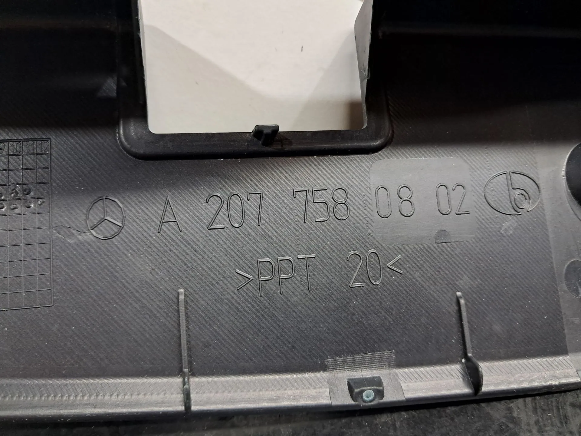 Moldura puerta / tapa del maletero MERCEDES-BENZ Classe E Cabriolet (A207) Imagem-7