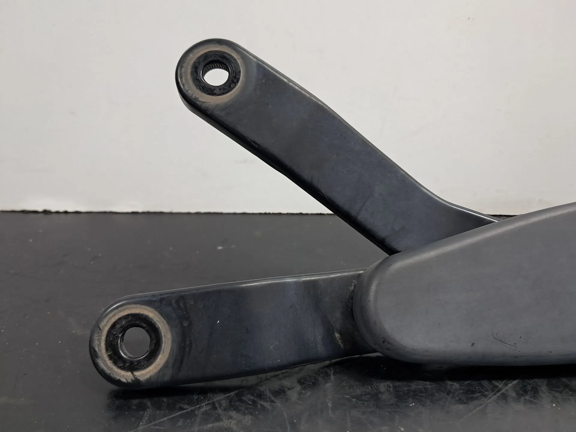 Brazo de limpiaparabrisas delantero derecho MERCEDES-BENZ Classe E Cabriolet (A207) Imagem-1