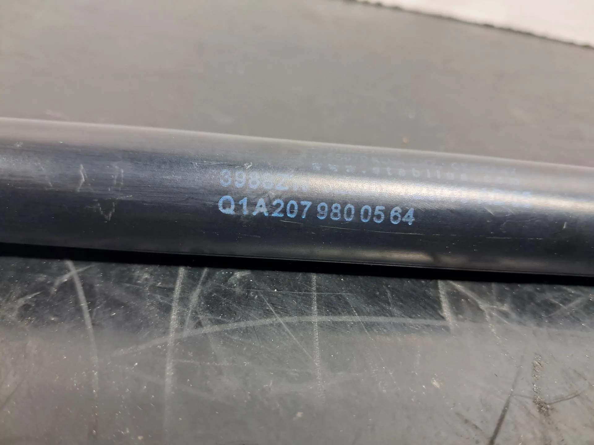 Amortisseur de Capot MERCEDES-BENZ Classe E Cabriolet (A207) Imagem-3