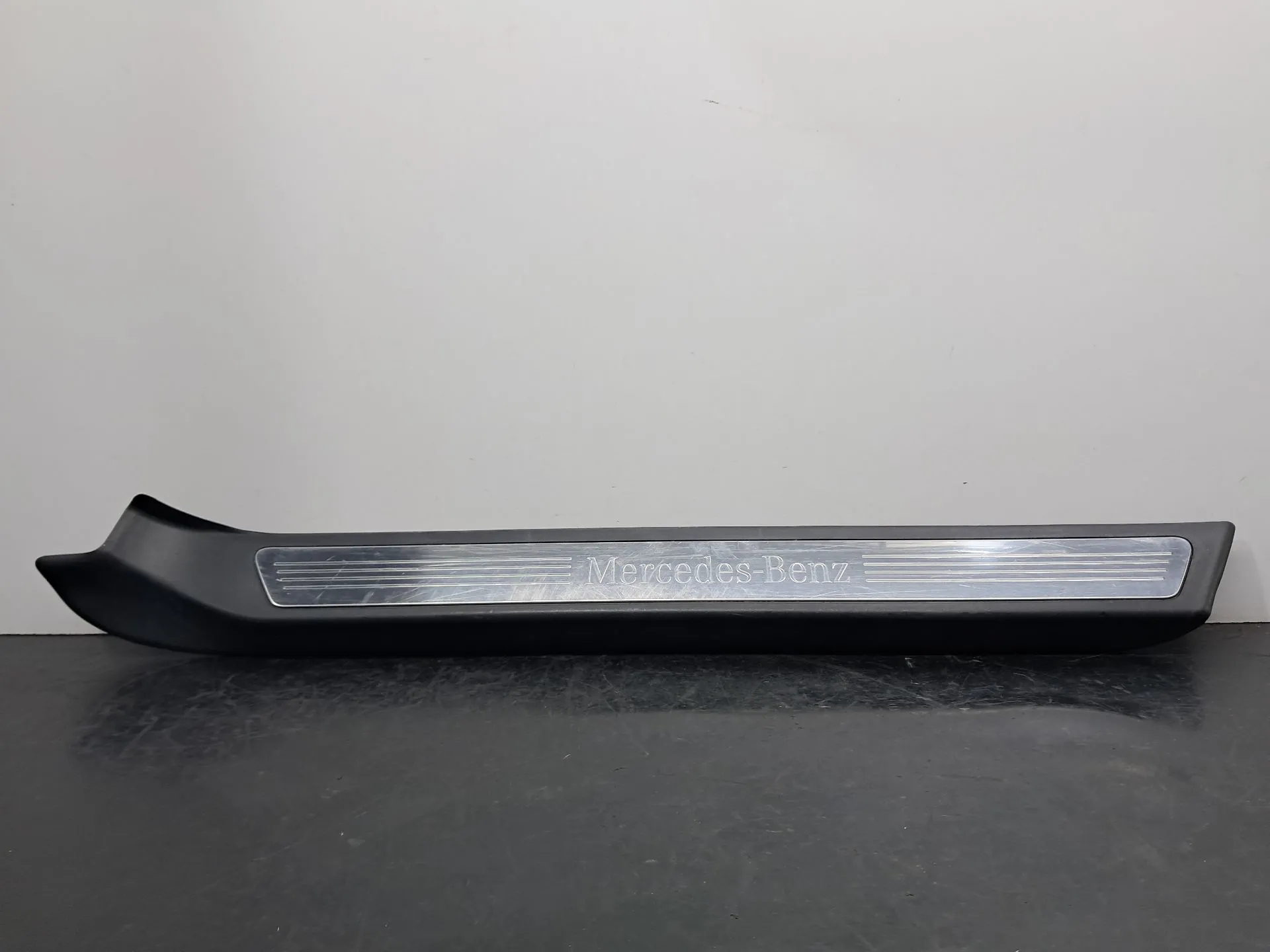 Embellecedor puerta Delantero Izquierdo MERCEDES-BENZ Classe E Cabriolet (A207)