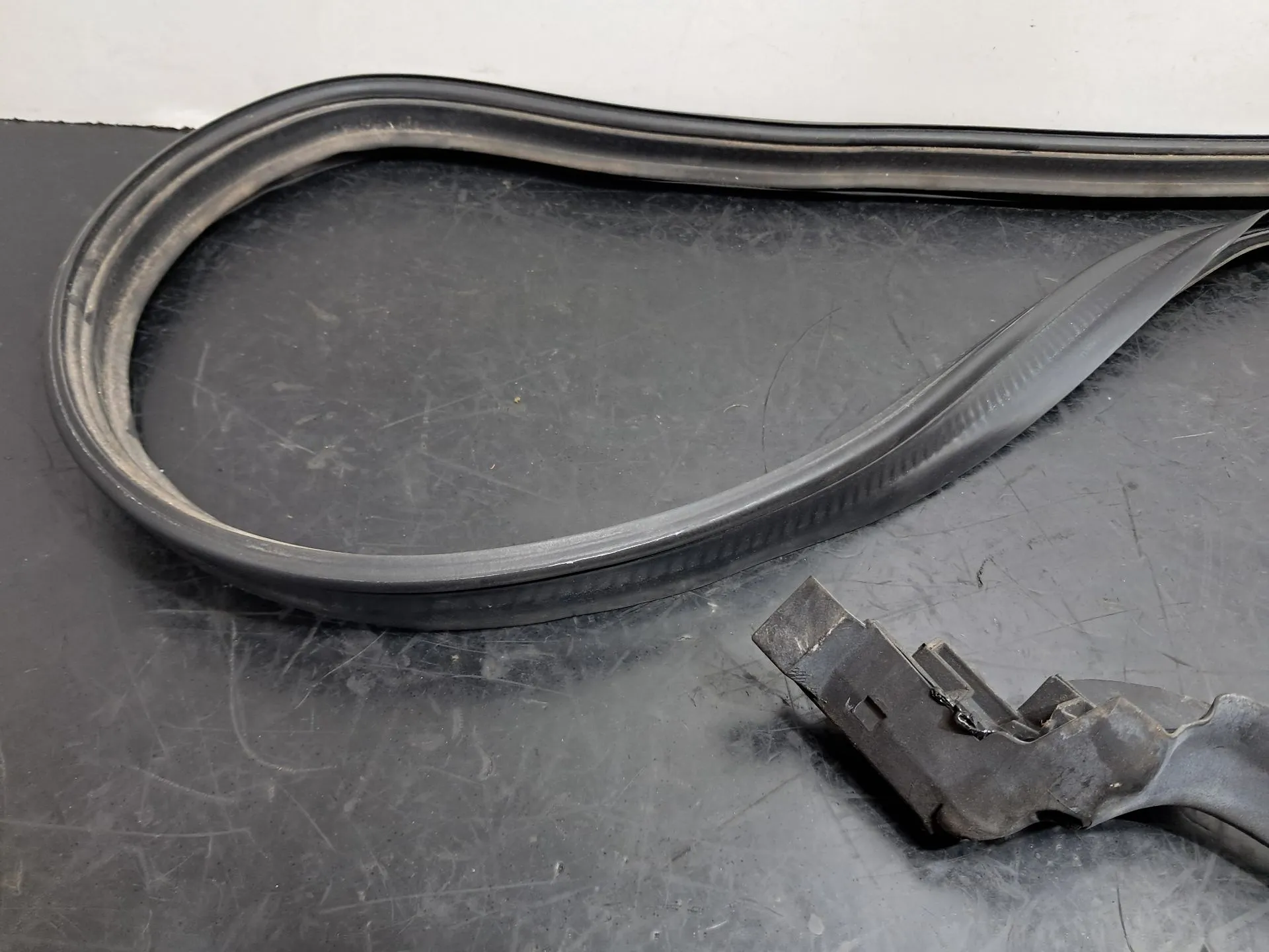 Gomma generica MERCEDES-BENZ Classe E Cabriolet (A207) Imagem-3