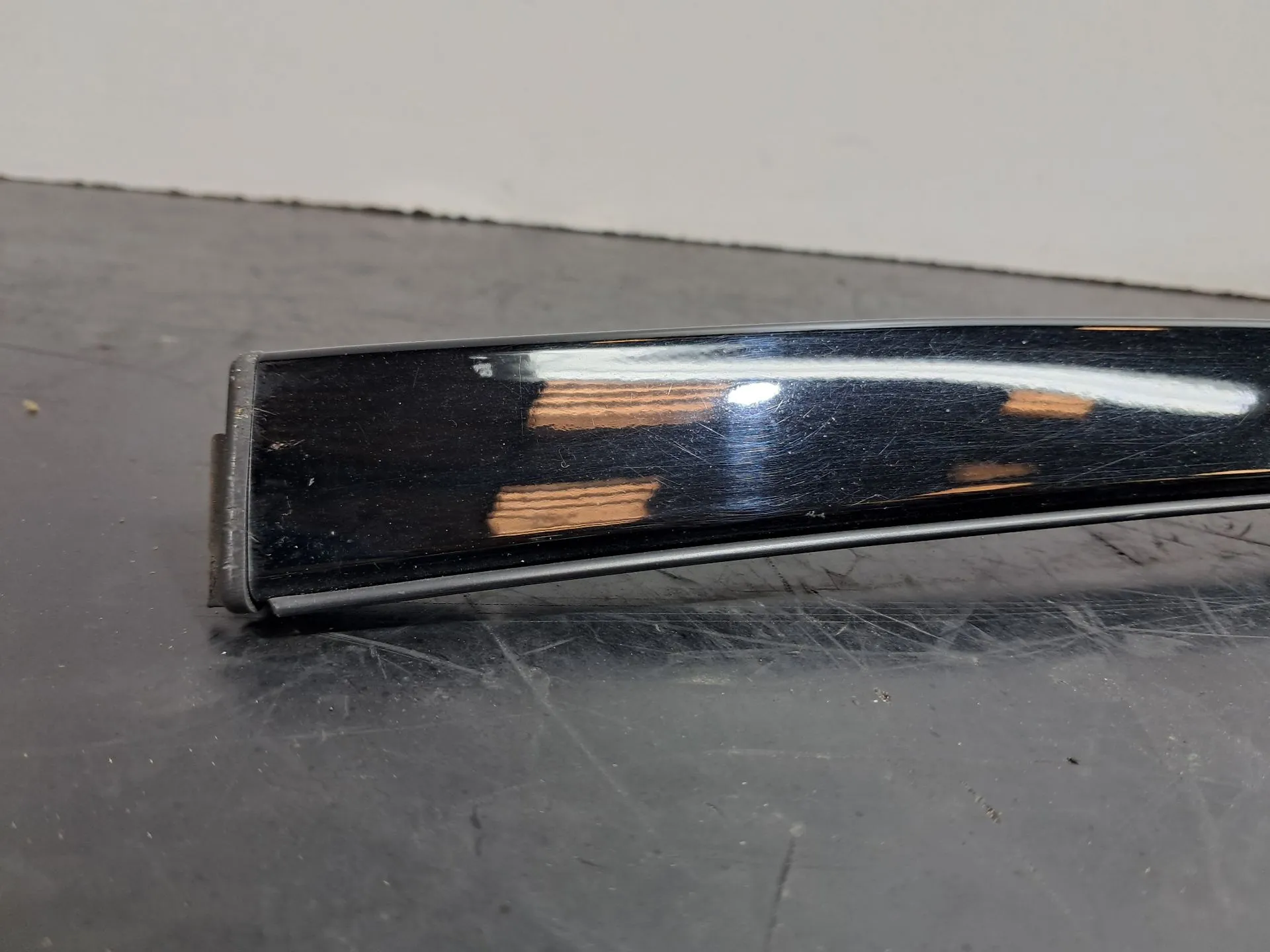 Moldura parabrisas derecha MERCEDES-BENZ Classe E Cabriolet (A207) Imagem-1