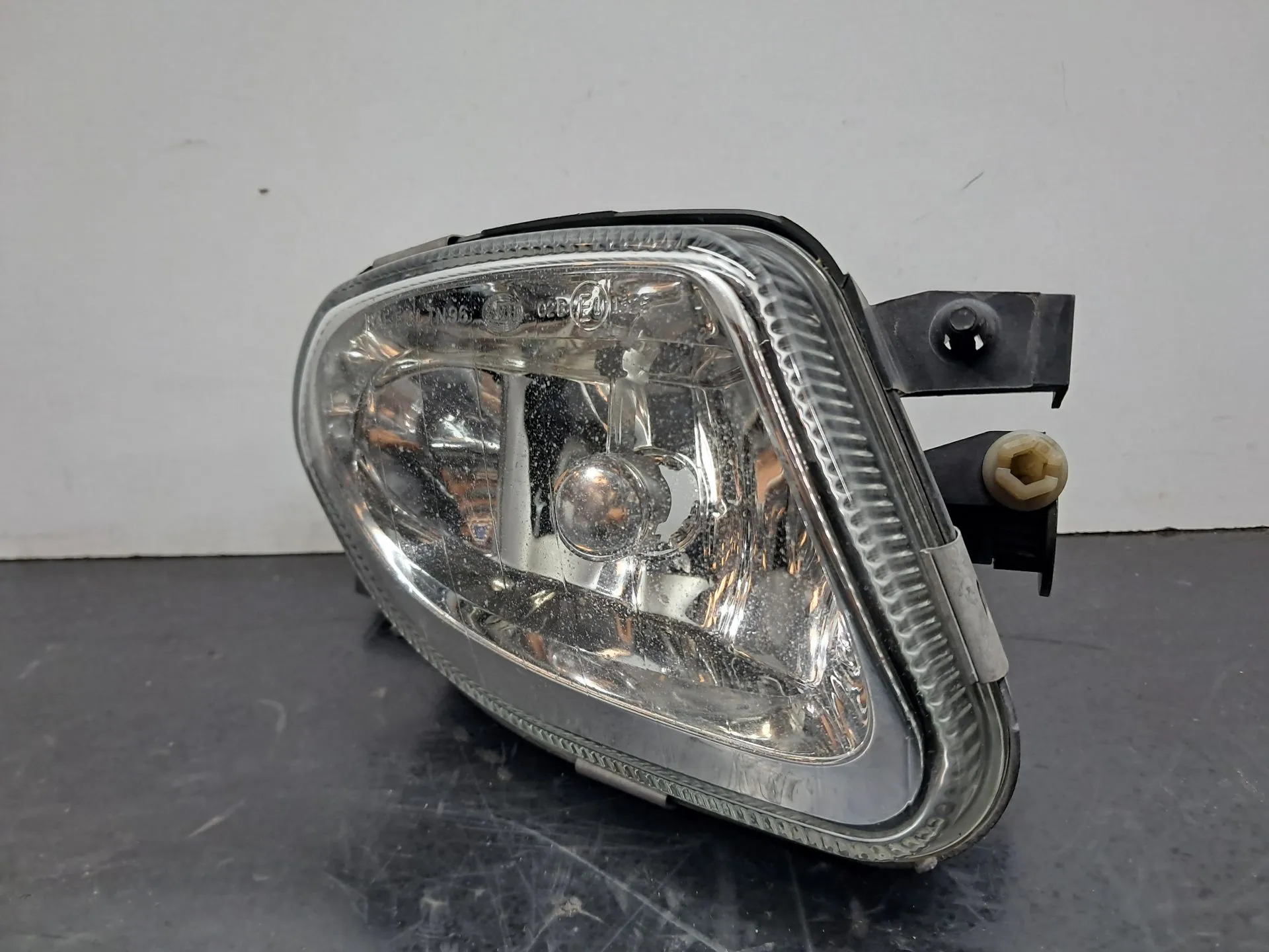 Right front fog light  MERCEDES-BENZ Classe E (W211) Imagem-1