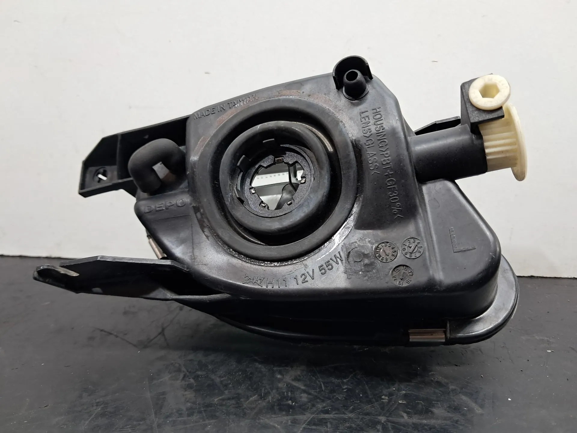 Left front fog light MERCEDES-BENZ Classe E (W211) Imagem-3