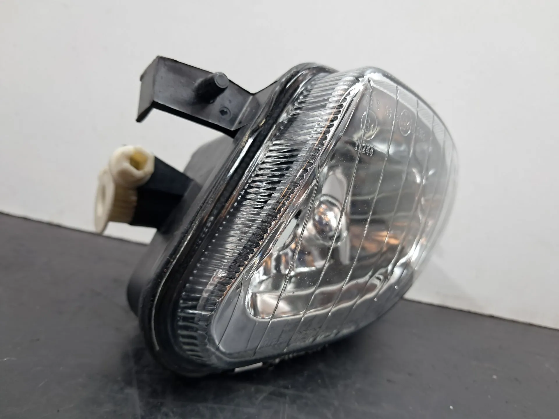 Left front fog light MERCEDES-BENZ Classe E (W211) Imagem-1