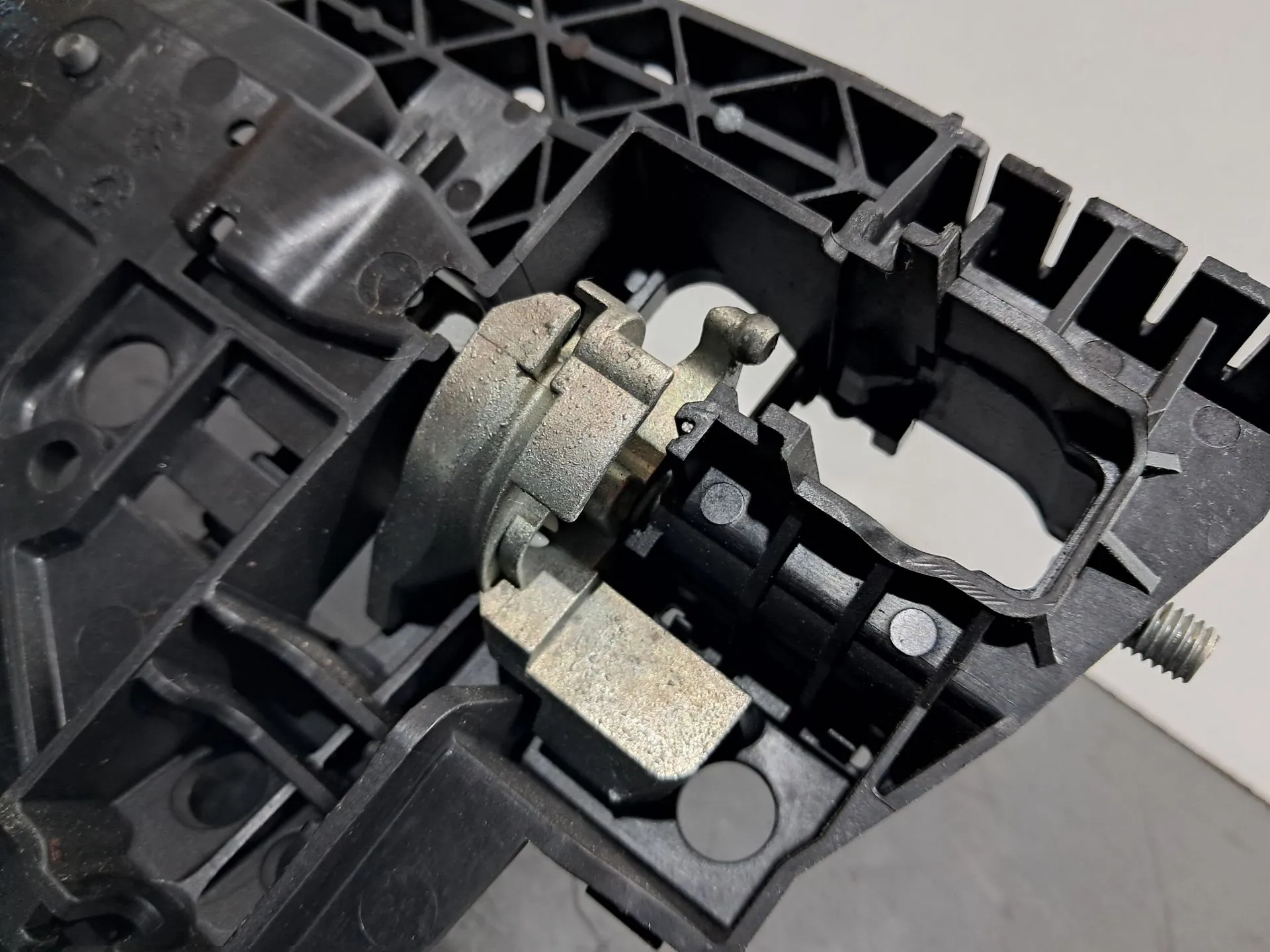 Suporte puxador porta trás direito AUDI Q5 (8R) Imagem-2