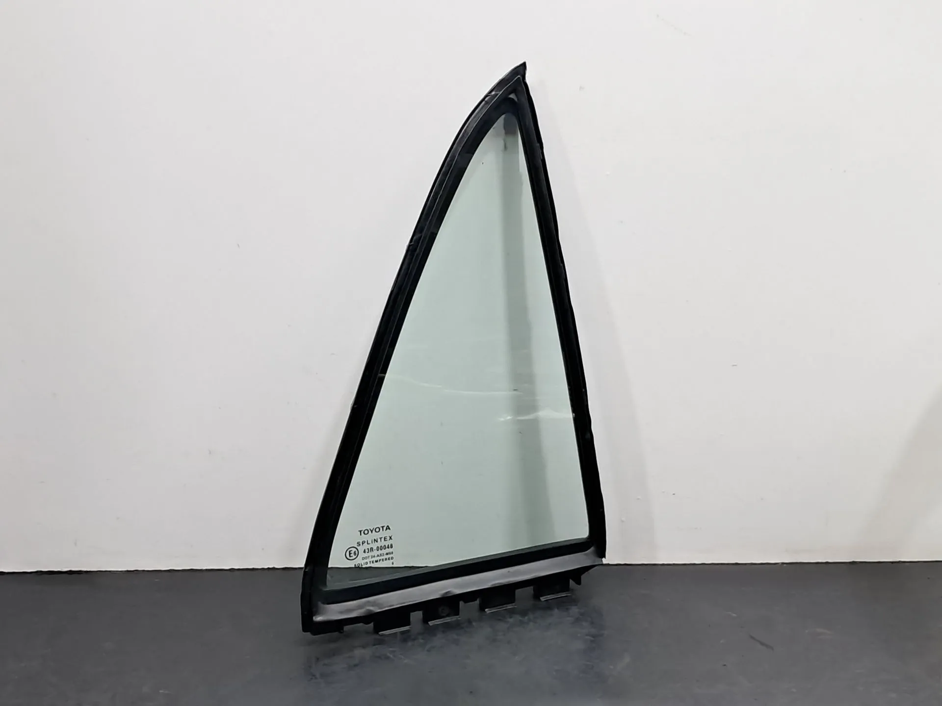 Right rear triangle window TOYOTA Corolla Hatchback (_E12_)