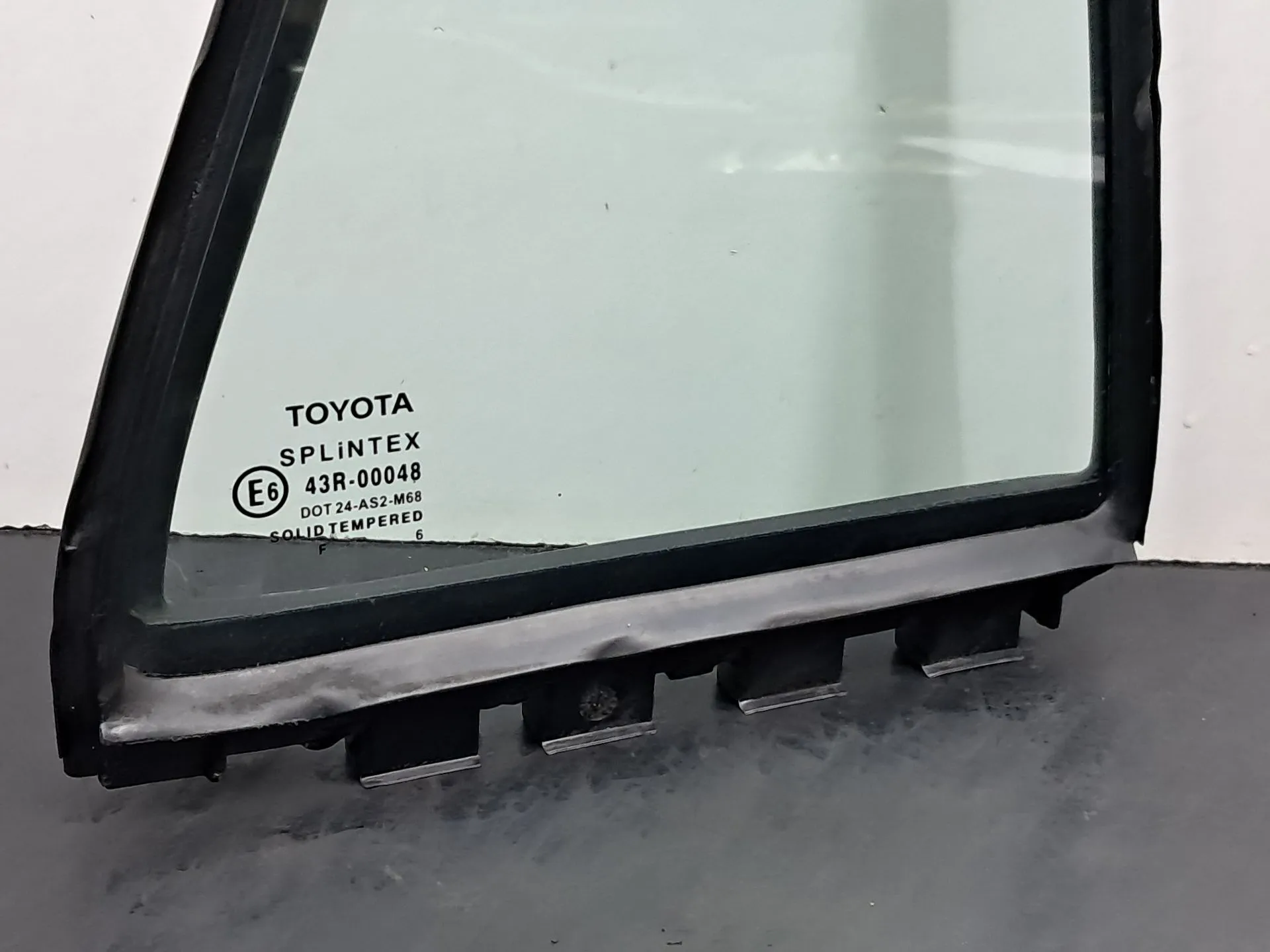 Right rear triangle window TOYOTA Corolla Hatchback (_E12_) Imagem-1