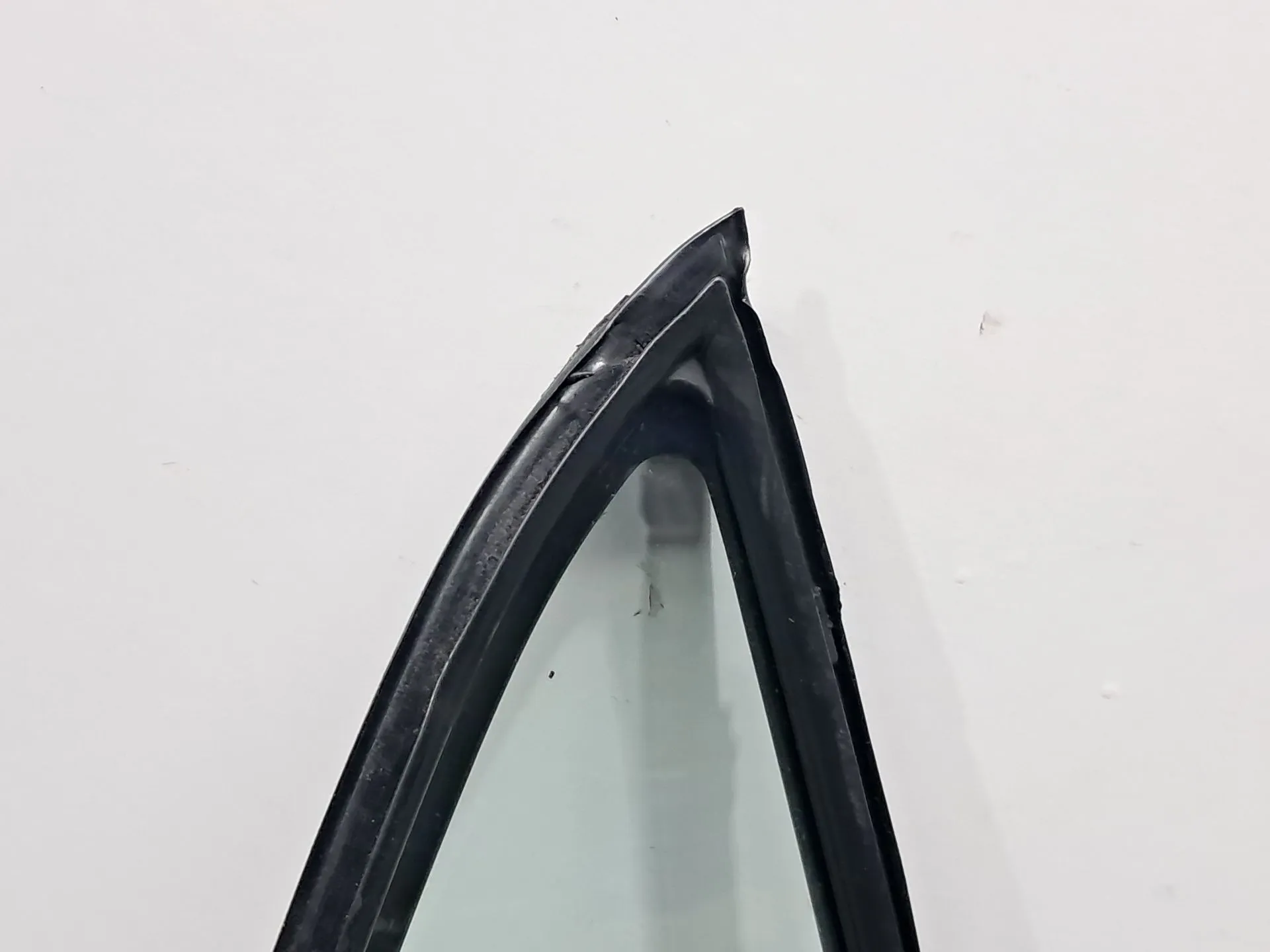 Right rear triangle window TOYOTA Corolla Hatchback (_E12_) Imagem-3
