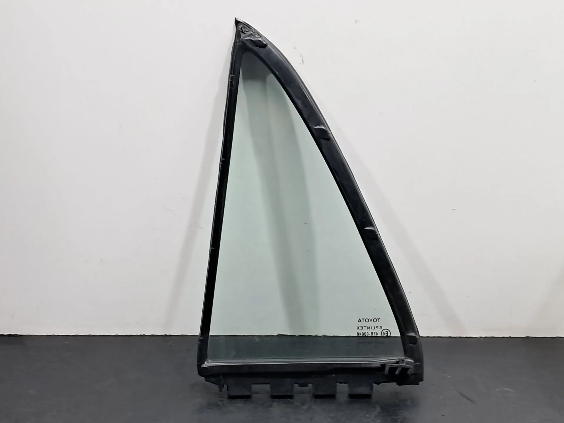 Right rear triangle window TOYOTA Corolla Hatchback (_E12_) Imagem-4
