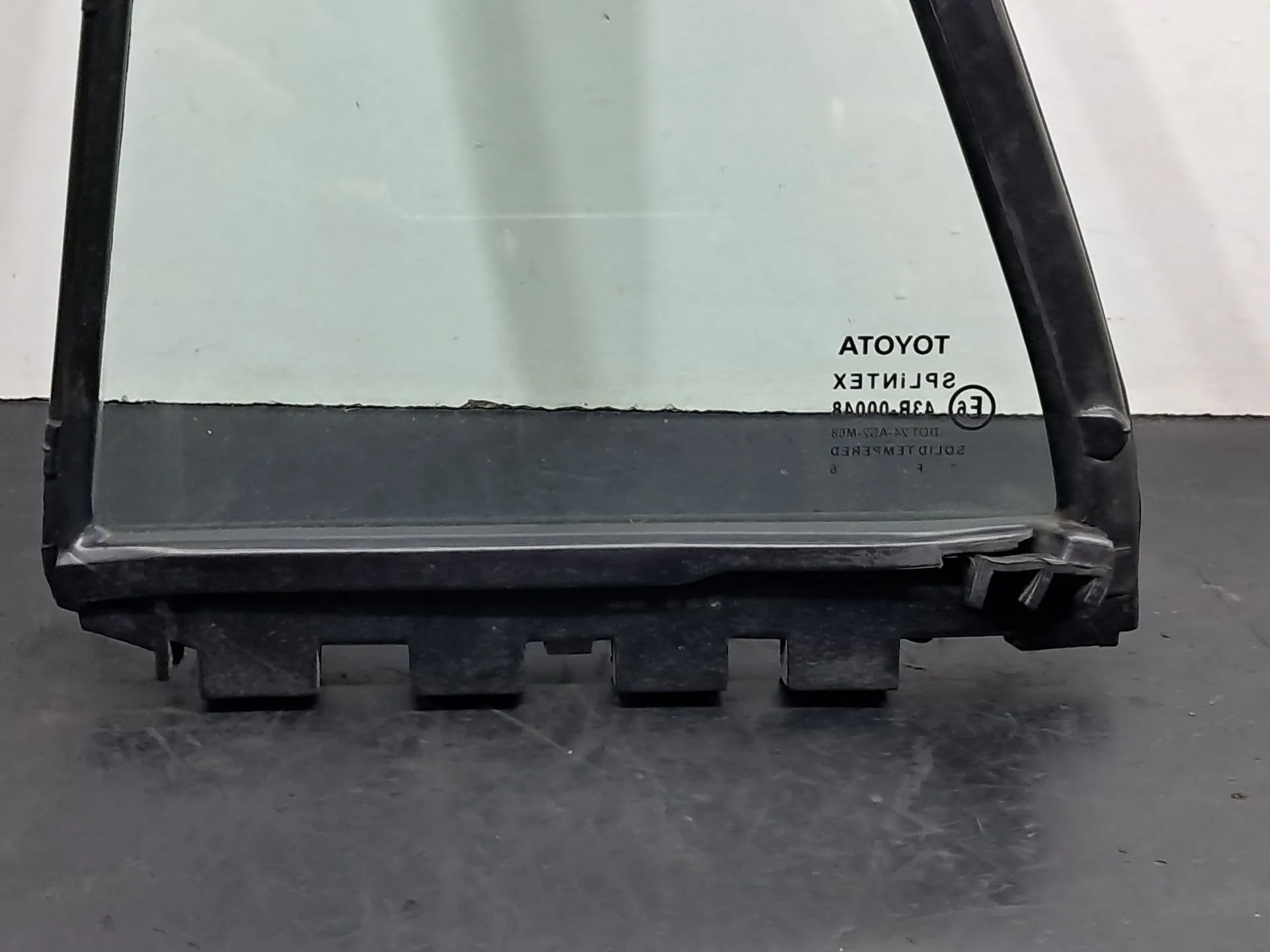 Right rear triangle window TOYOTA Corolla Hatchback (_E12_) Imagem-5