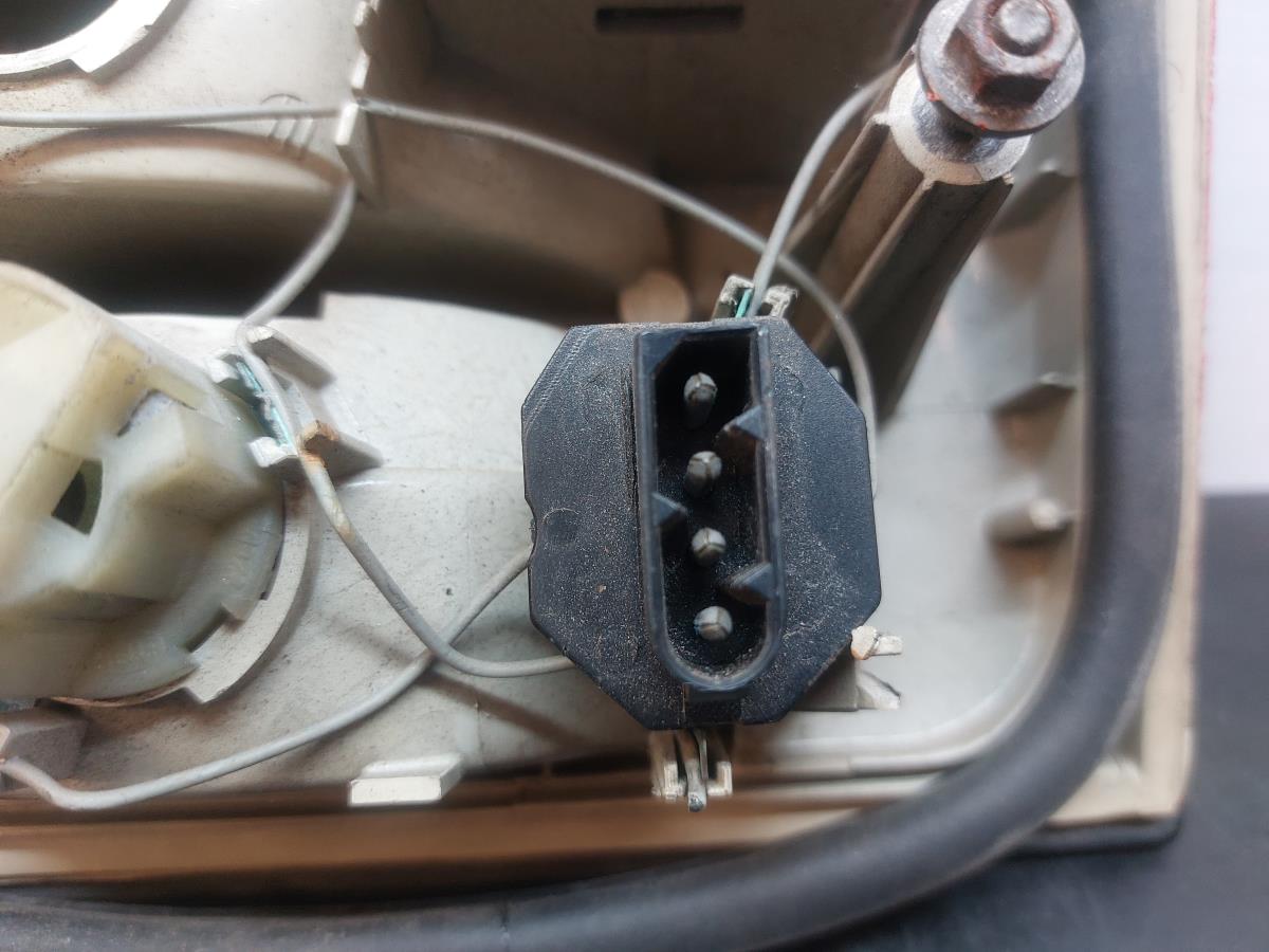 Feu de coffre Droite BMW 5 (E34) Imagem-4