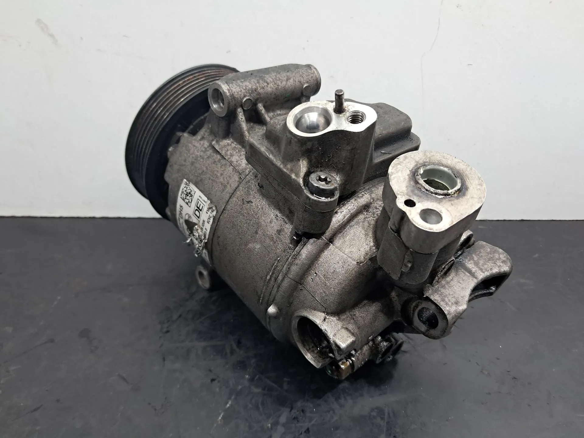 Compressor AC VOLKSWAGEN Golf VI (5K1) Imagem-1