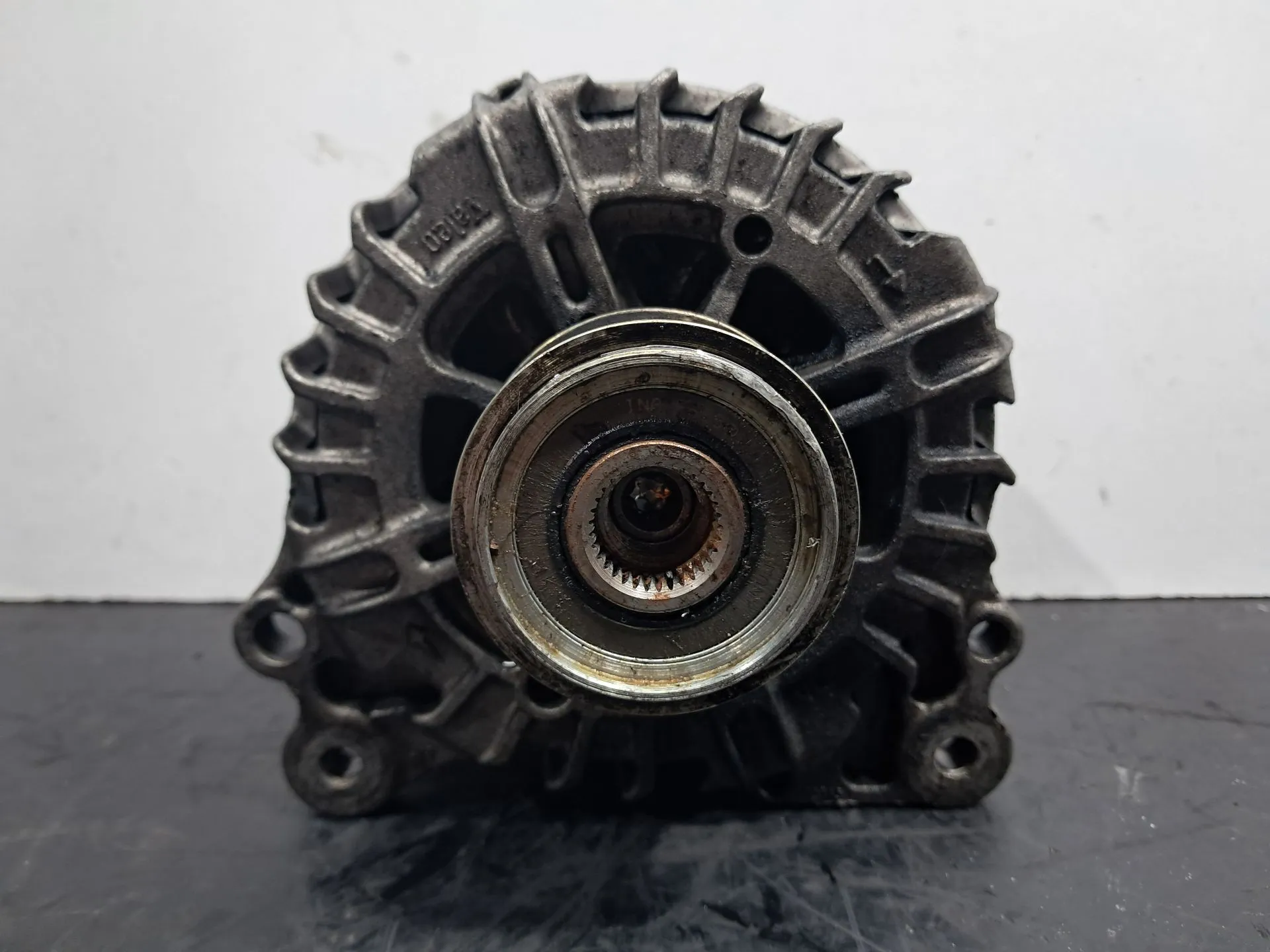 Alternador VOLKSWAGEN Golf VI (5K1) Imagem-4