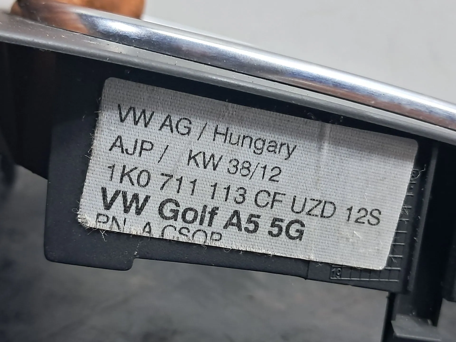 Gear Selector Bezel VOLKSWAGEN Golf VI (5K1) Imagem-2