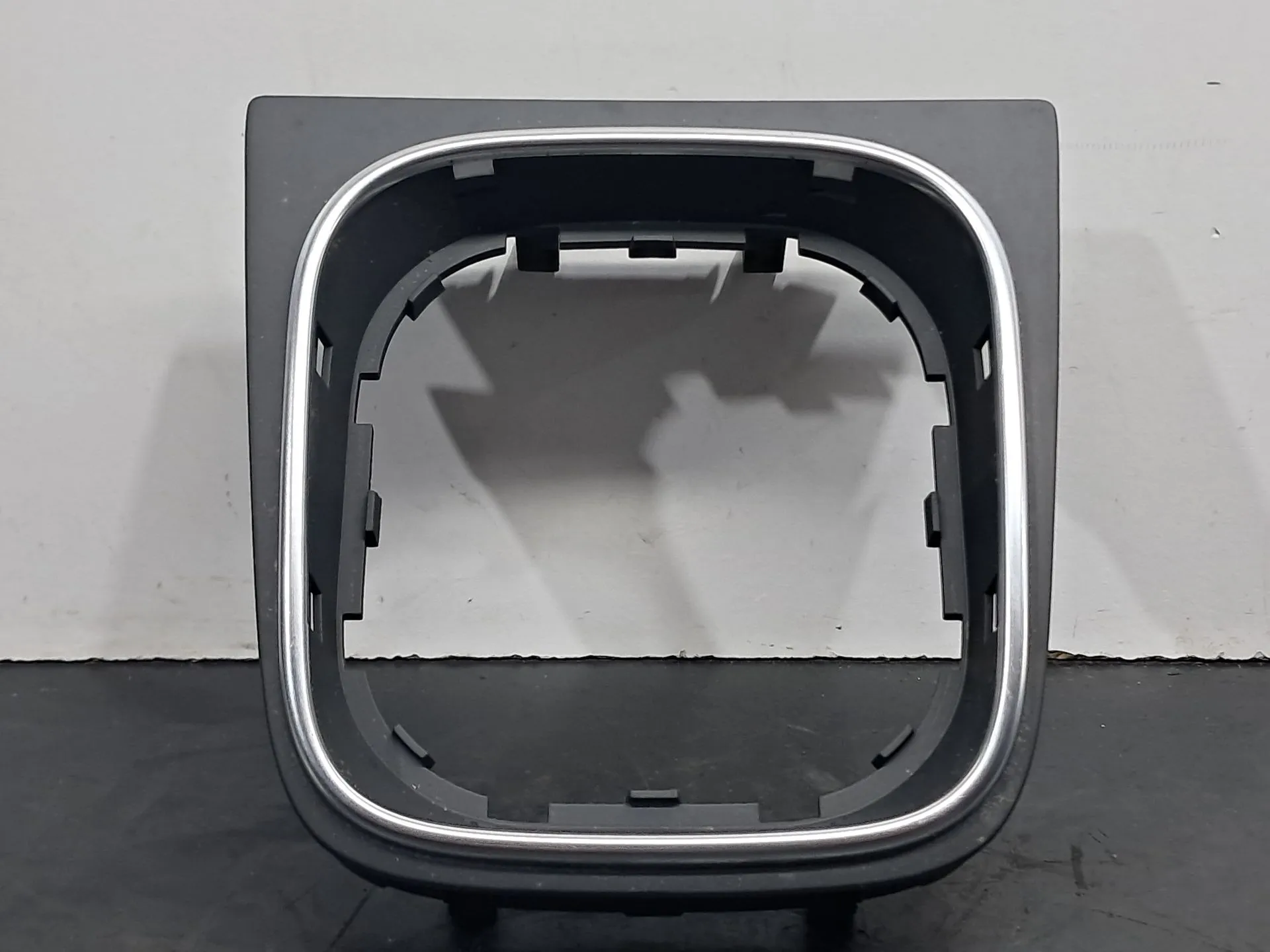 Gear Selector Bezel VOLKSWAGEN Golf VI (5K1) Imagem-1
