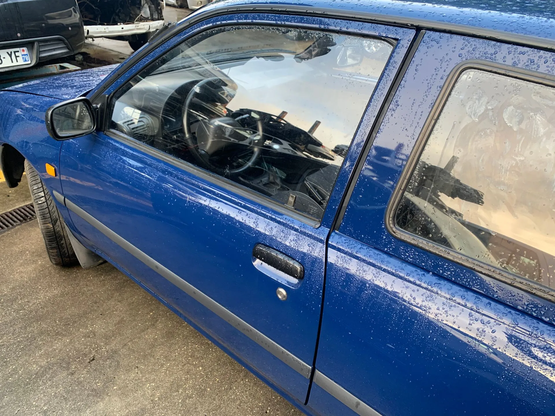 Porta frente esquerda TOYOTA Starlet (_P8_)
