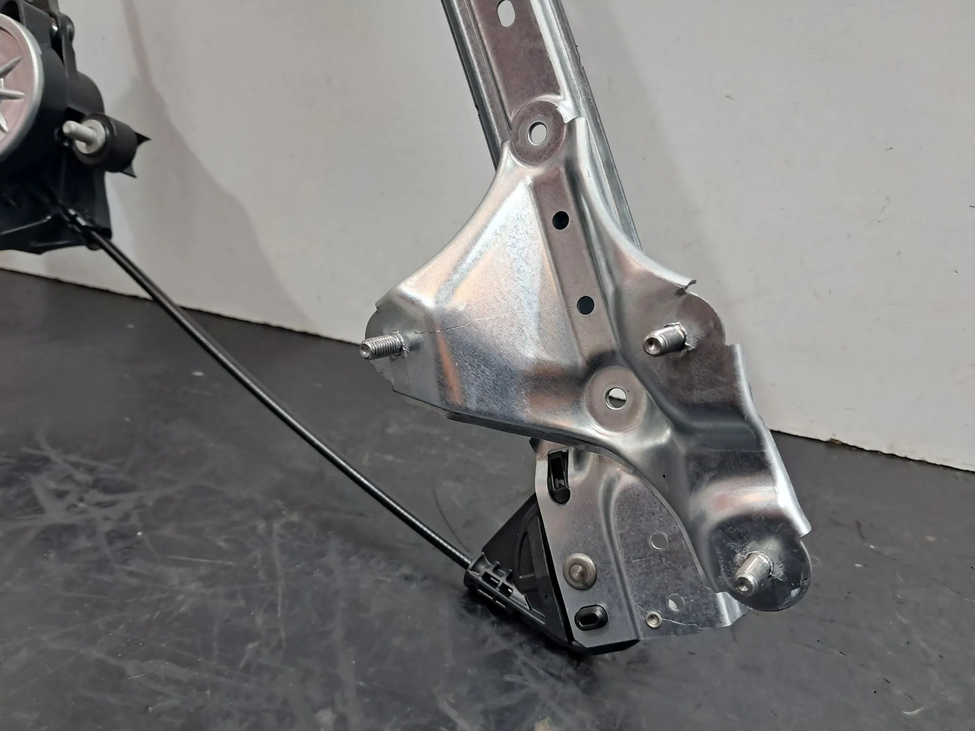 Left front window regulator TOYOTA RAV4 V (_A5_, _H5_) Imagem-1