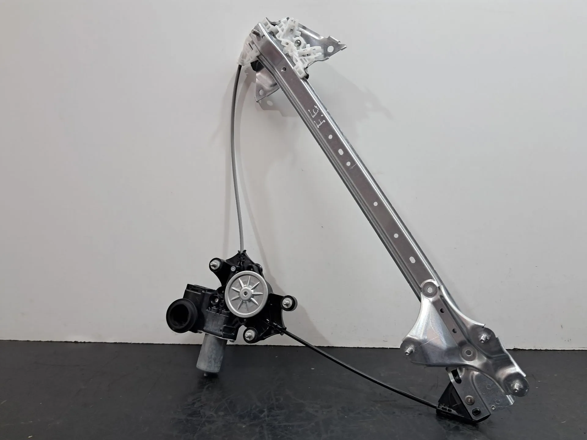 Left front window regulator TOYOTA RAV4 V (_A5_, _H5_)