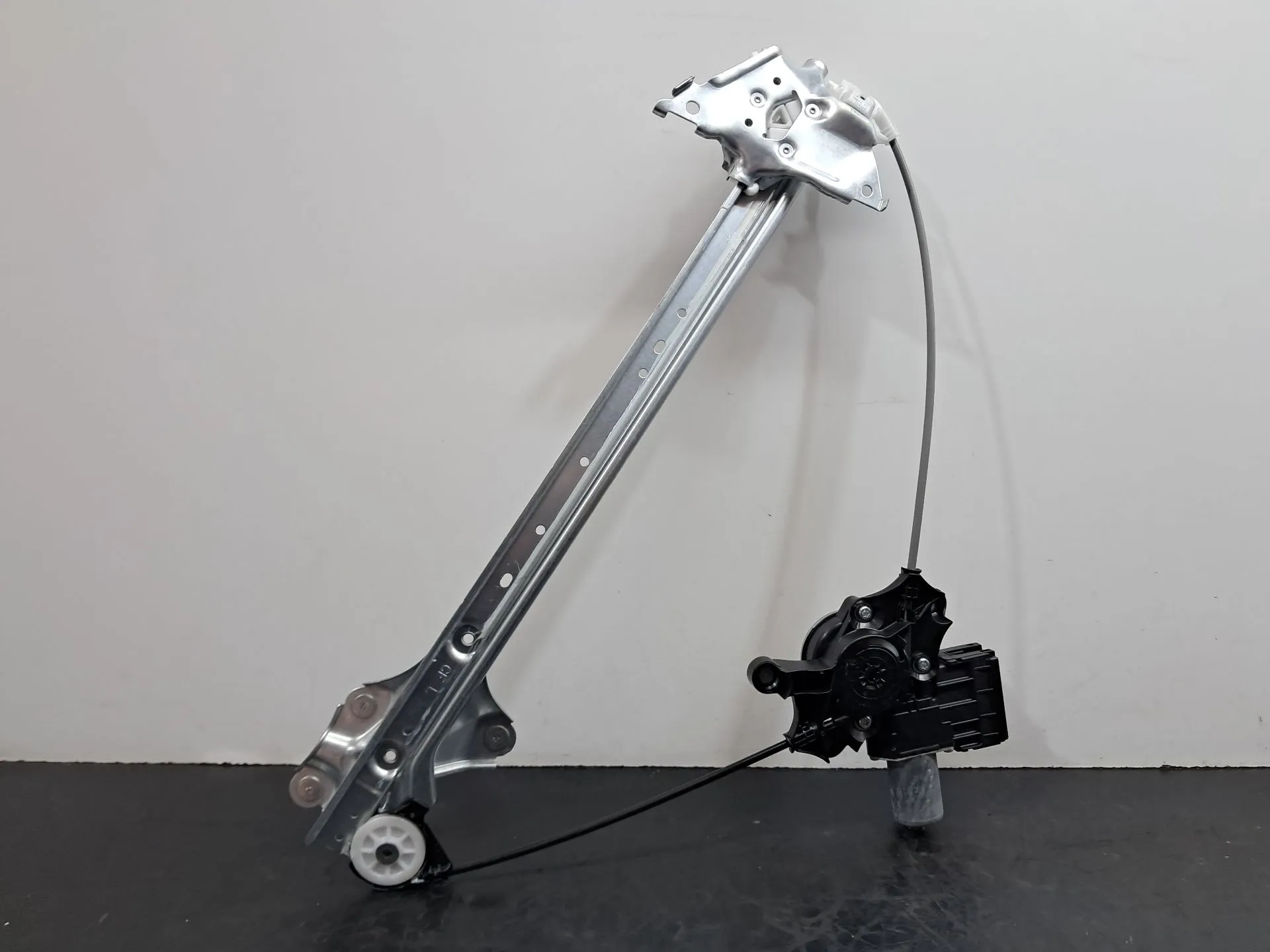 Left front window regulator TOYOTA RAV4 V (_A5_, _H5_) Imagem-6