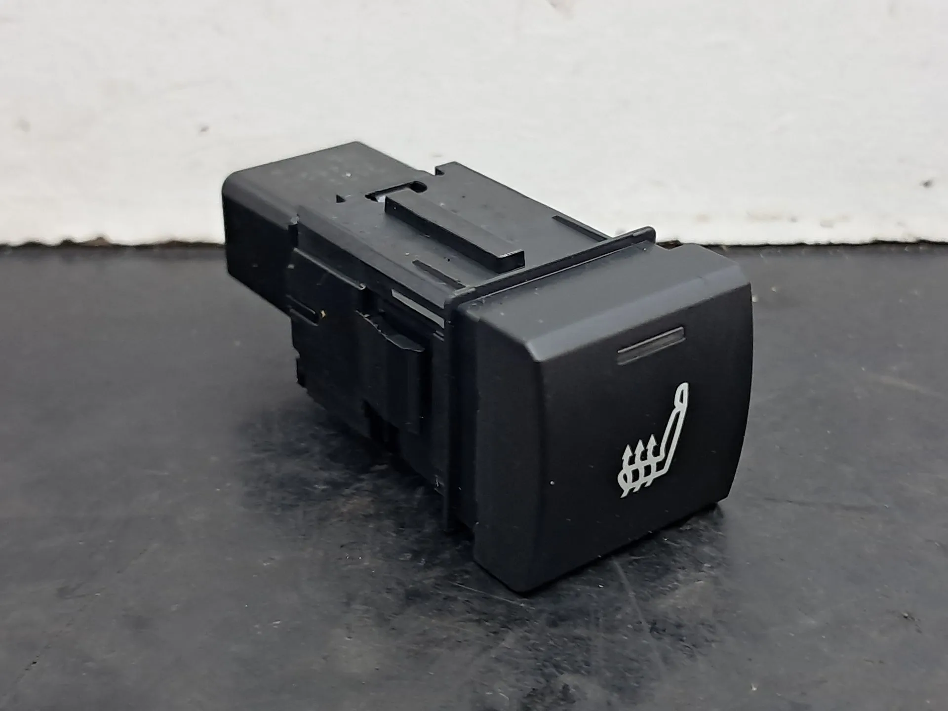 Botão / interruptor aquecimento de bancos TOYOTA RAV4 V (_A5_, _H5_)