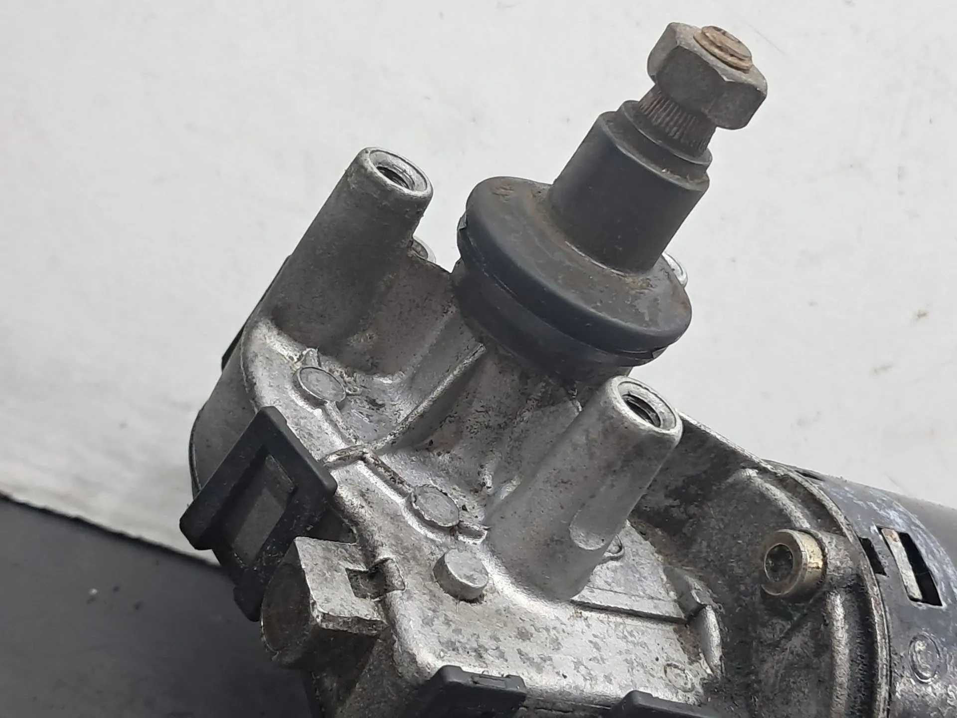 Essuie-glace moteur avant MITSUBISHI Space Star Combi (DG_A) Imagem-1