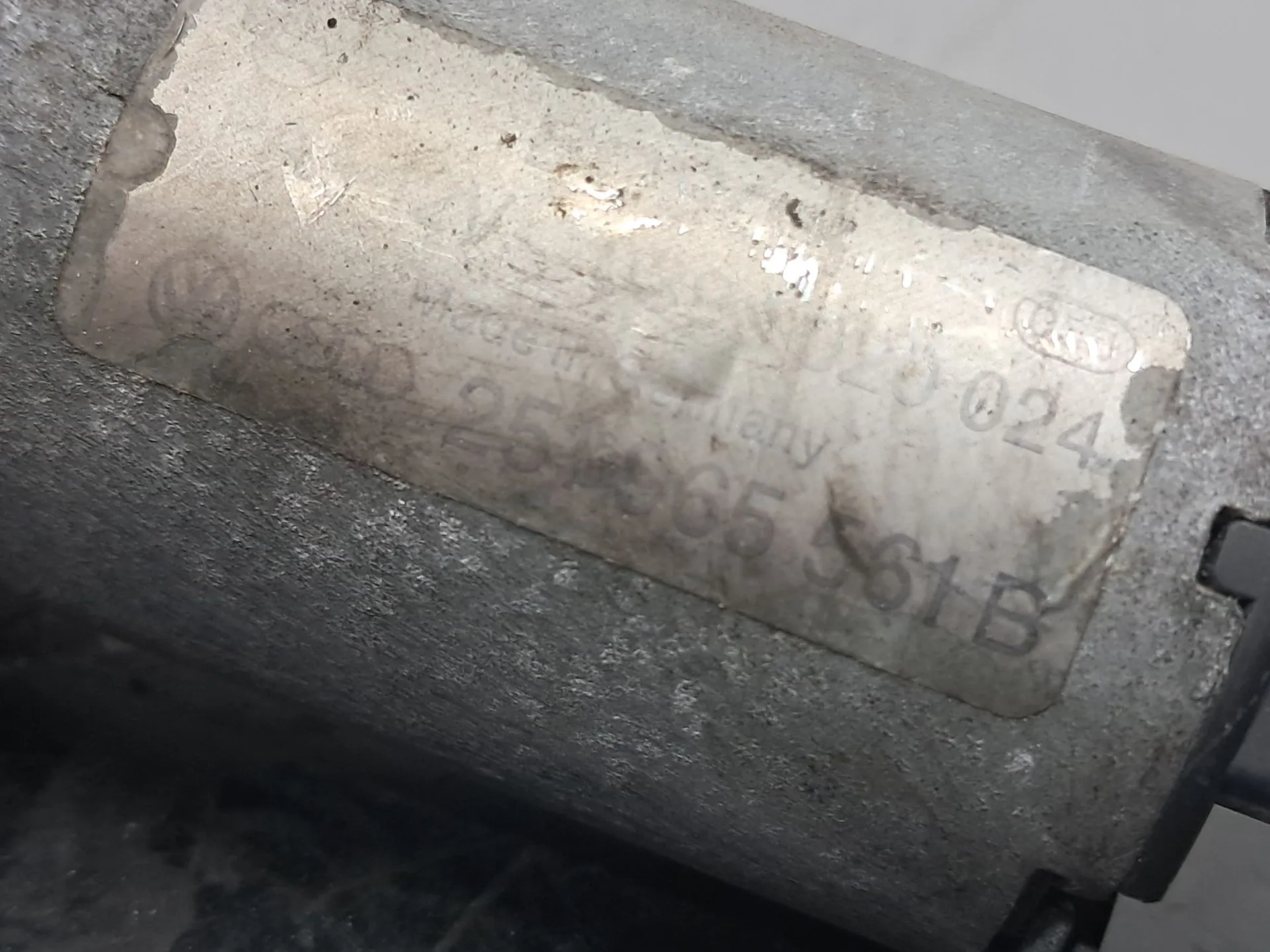 Bomba de água adicional VOLKSWAGEN Transporter IV (70XA) Imagem-2