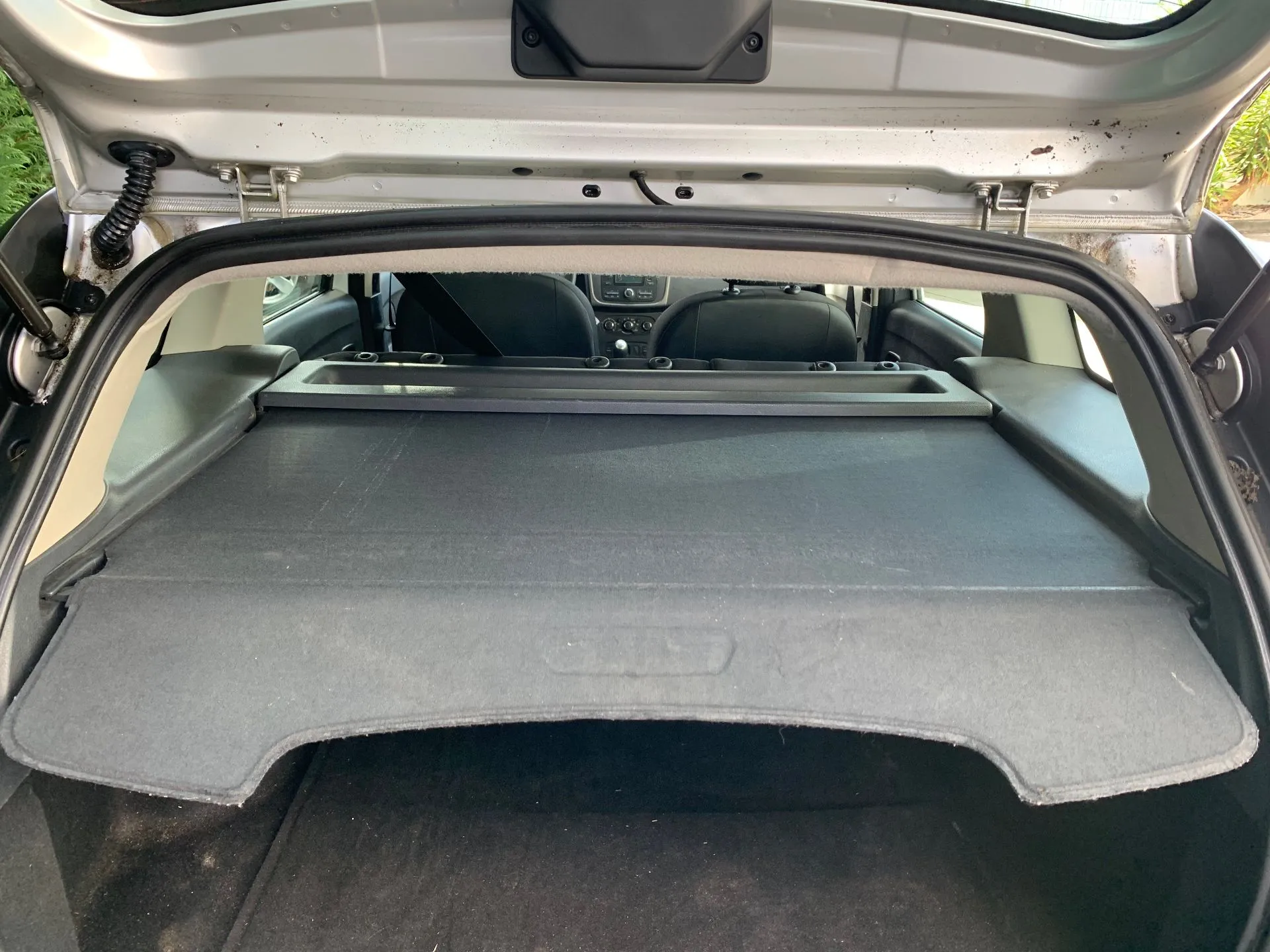 Rear Parcel shelf / trunk cover DACIA Logan MCV II (7S_)