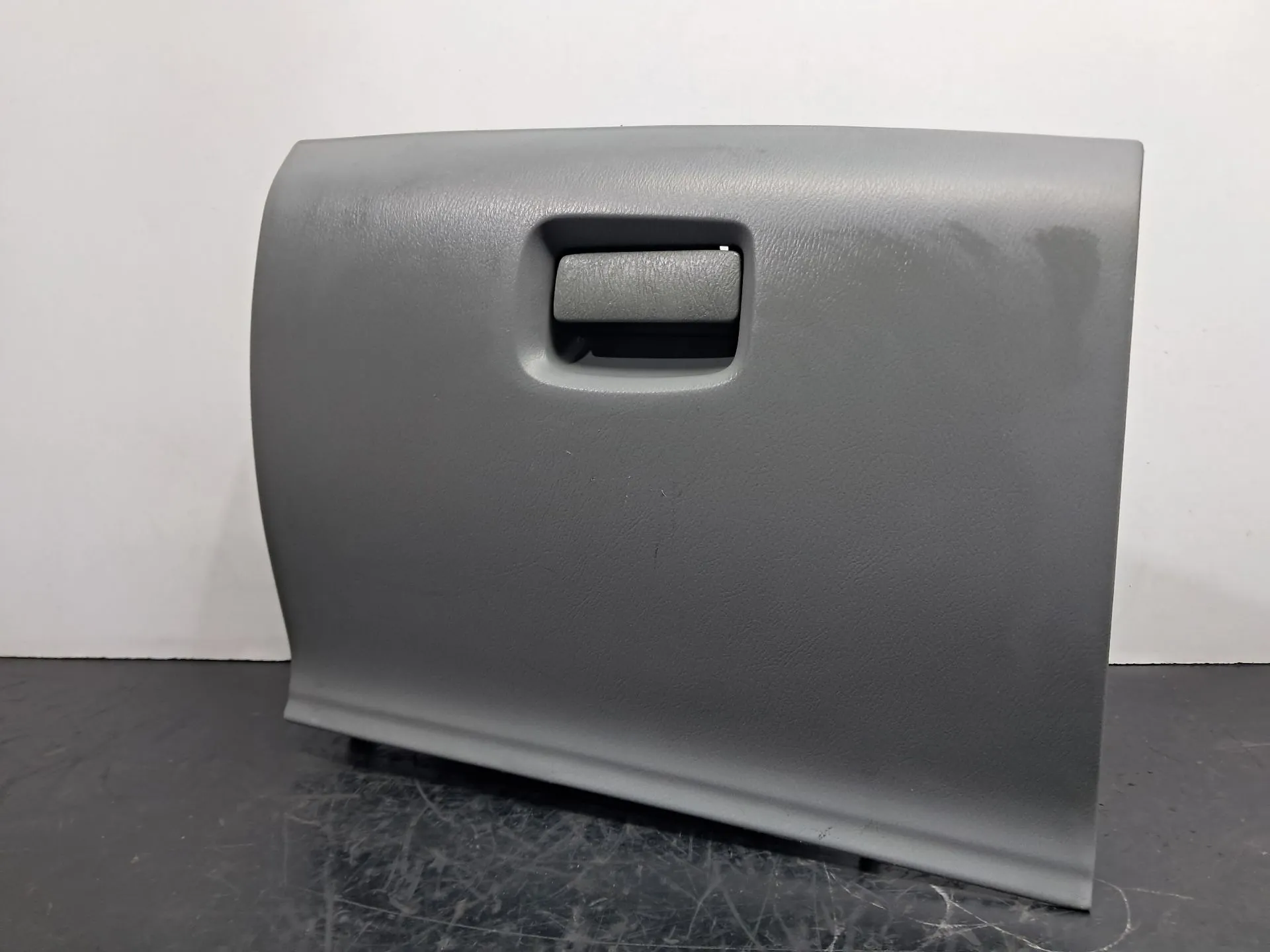 Porta luvas NISSAN Micra II (K11) Imagem-1
