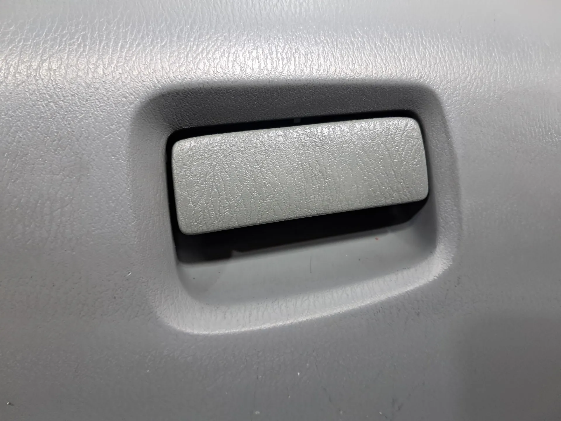 Porta luvas NISSAN Micra II (K11) Imagem-3