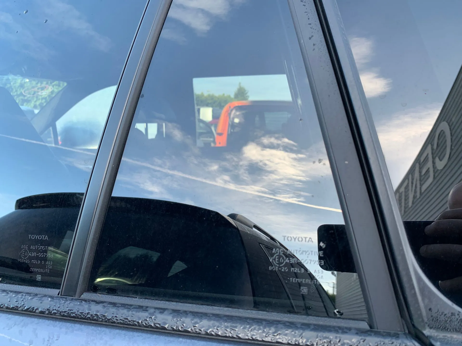 Left rear triangle window TOYOTA RAV4 V (_A5_, _H5_) Imagem-1