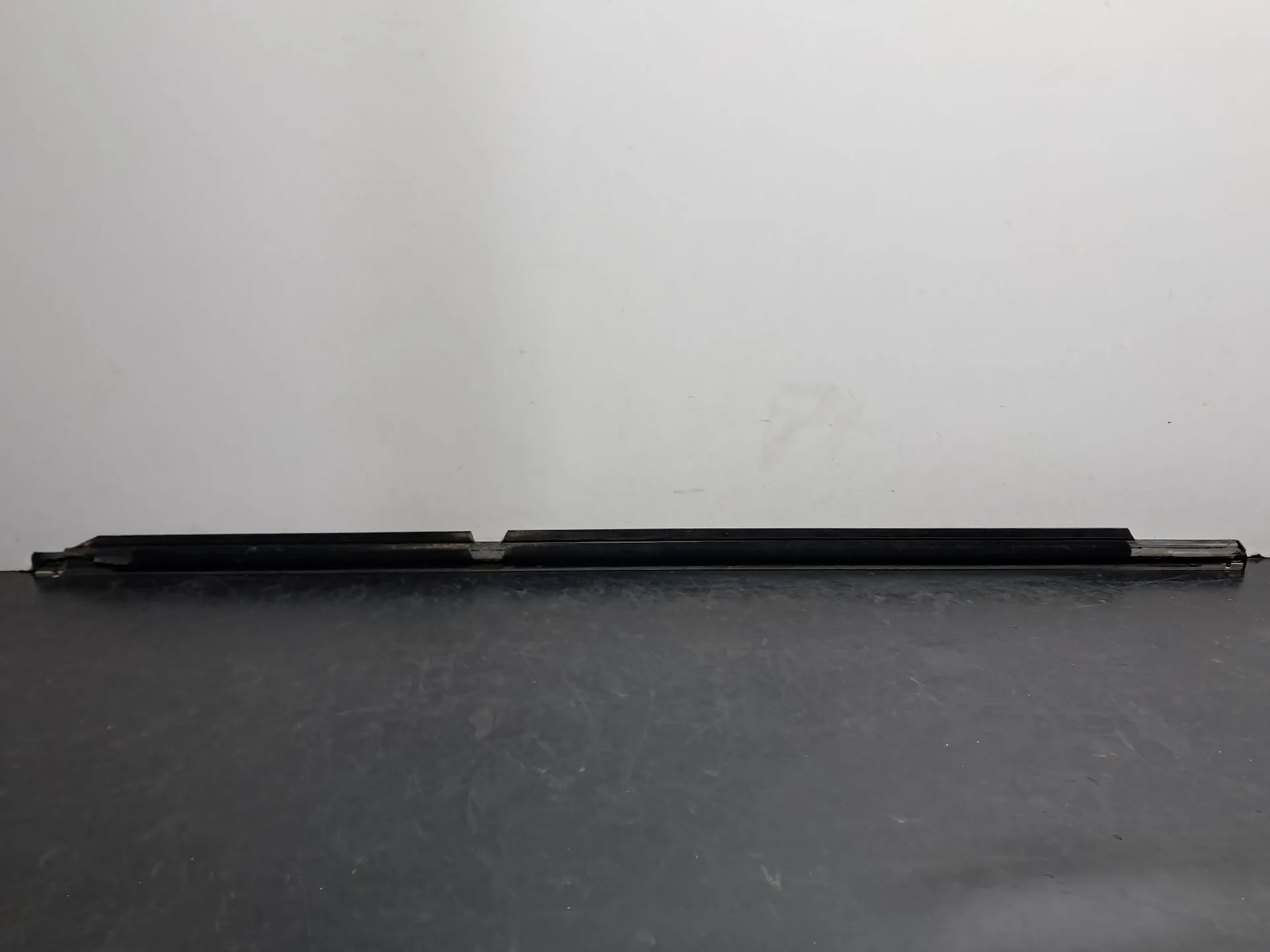Raspador Vidrio de Puerta Trasera Izquierda MERCEDES-BENZ Classe C (W204) Imagem-7