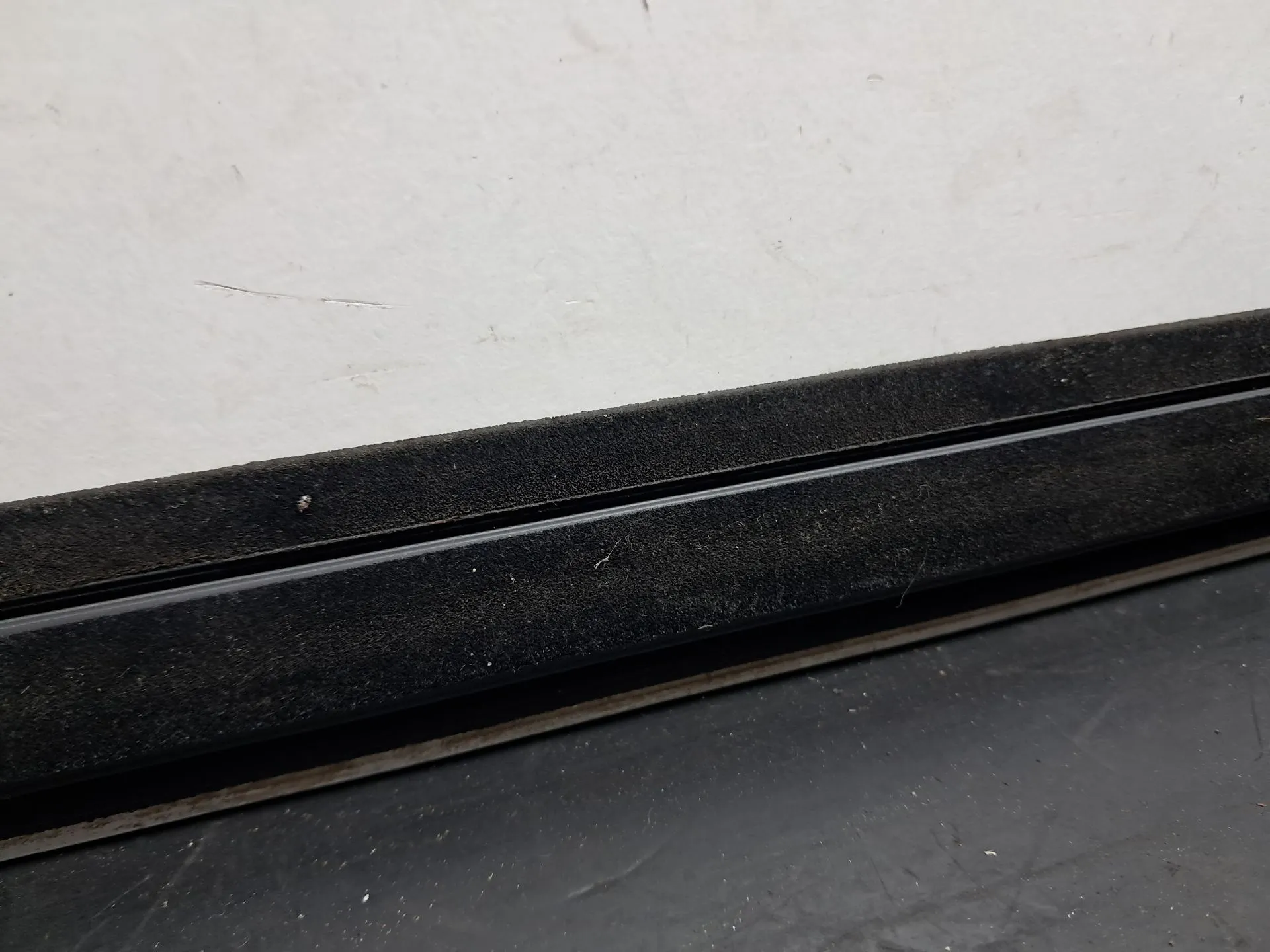 Raspador Vidrio de Puerta Trasera Izquierda MERCEDES-BENZ Classe C (W204) Imagem-11