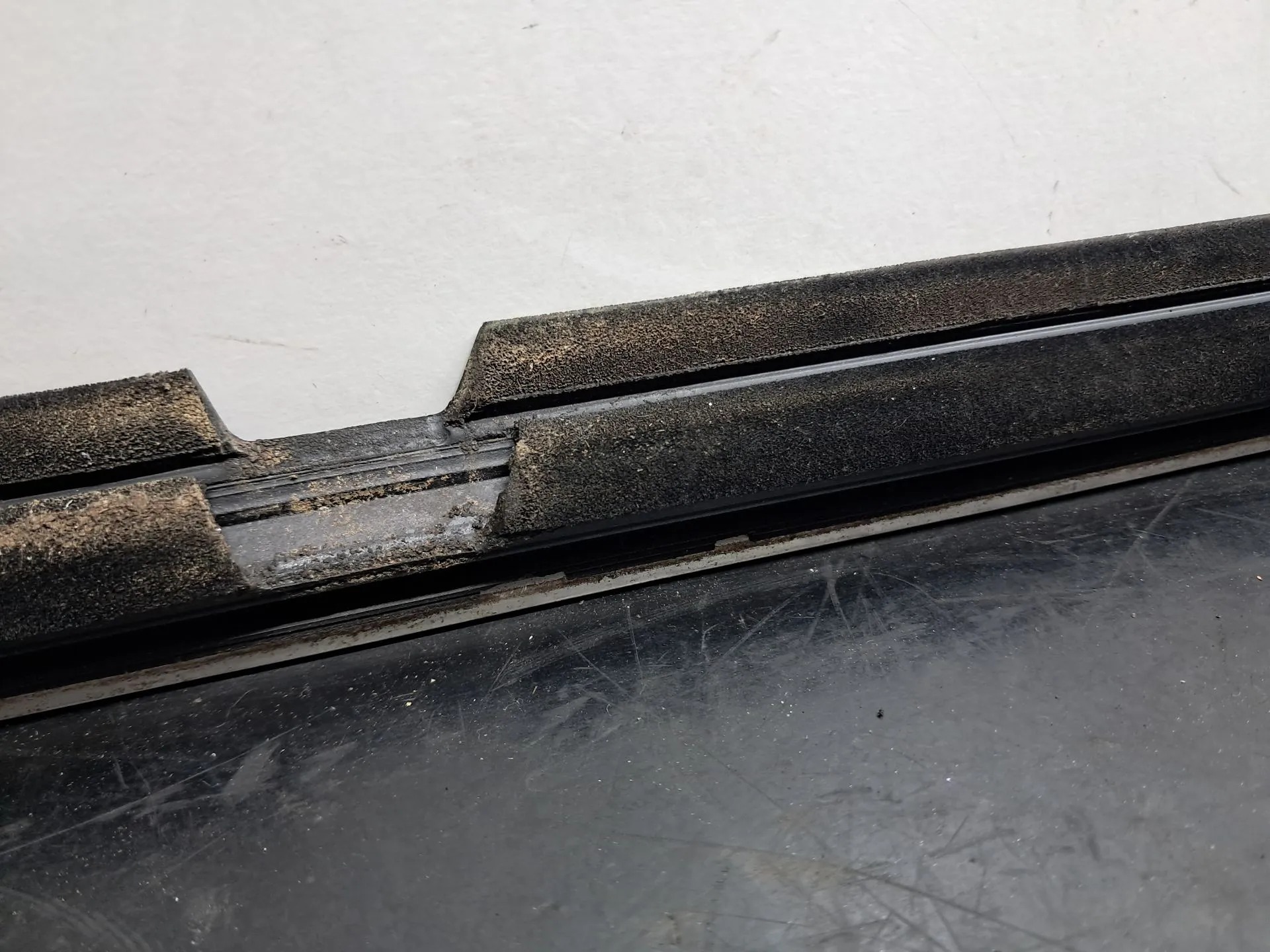 Raspador Vidrio de Puerta Trasera Izquierda MERCEDES-BENZ Classe C (W204) Imagem-10