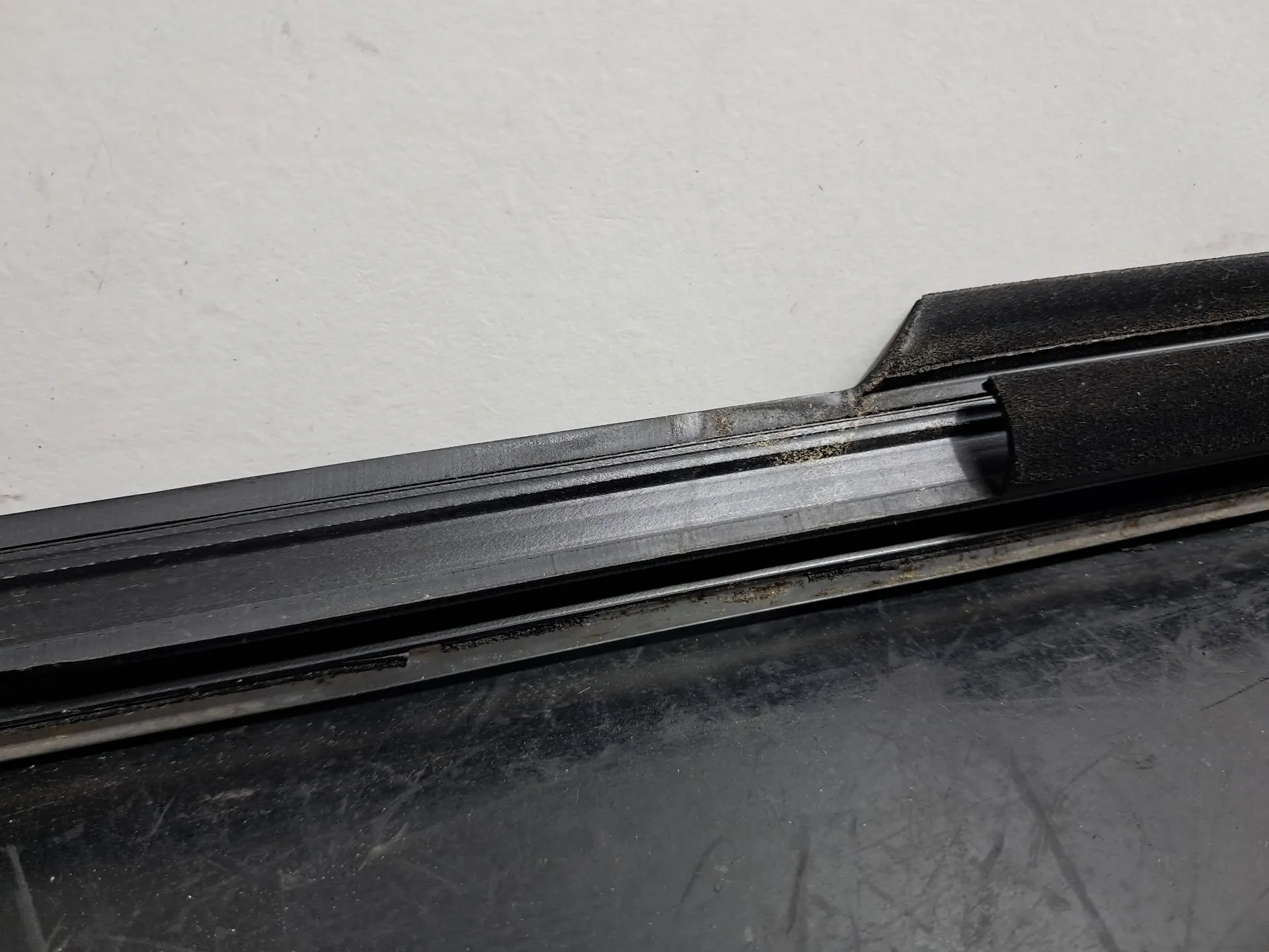 Raspador Vidrio de Puerta Delantera Derecha MERCEDES-BENZ Classe C (W204) Imagem-8