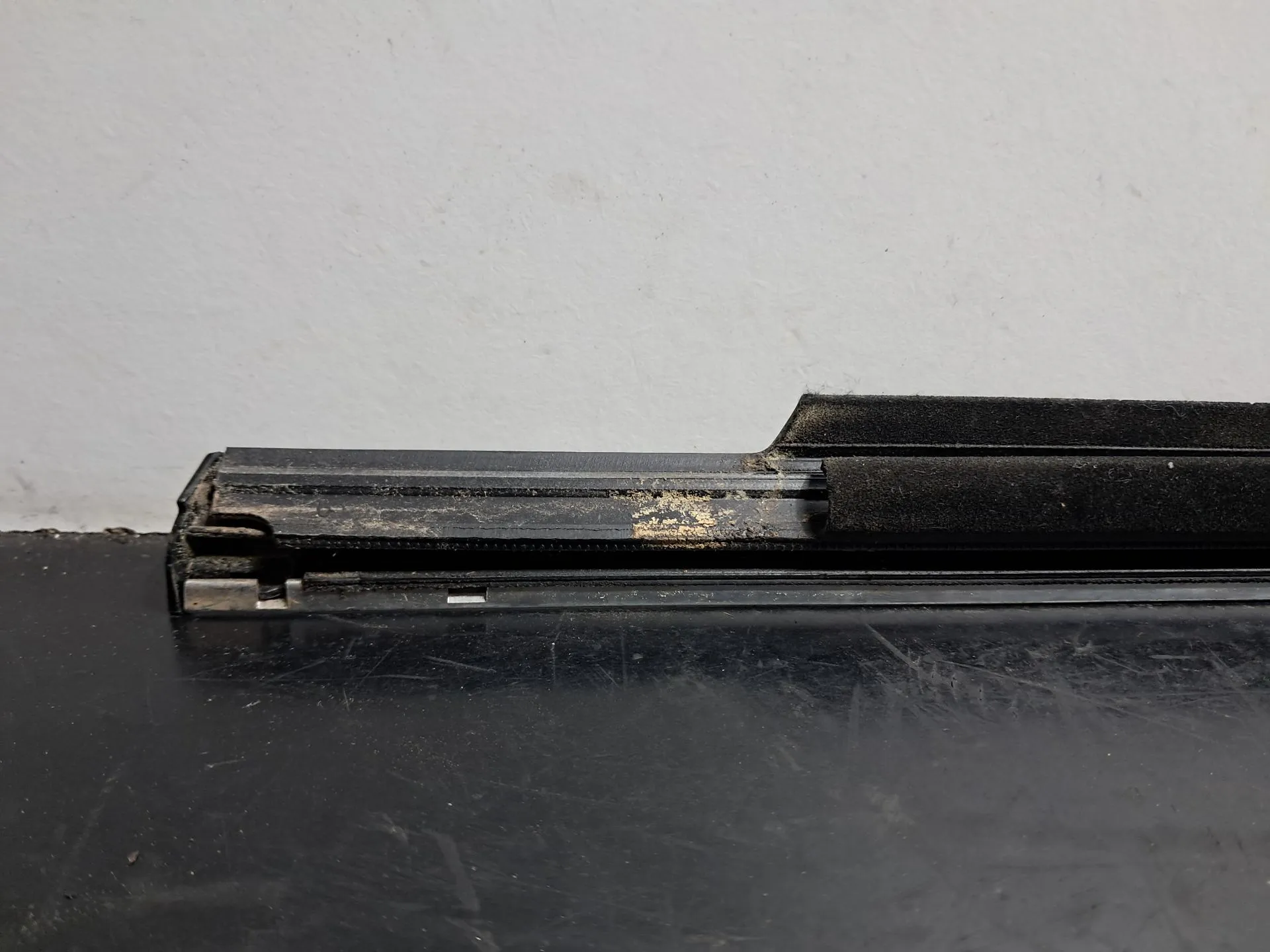 Raspador Vidrio de Puerta Trasera Derecha MERCEDES-BENZ Classe C (W204) Imagem-6
