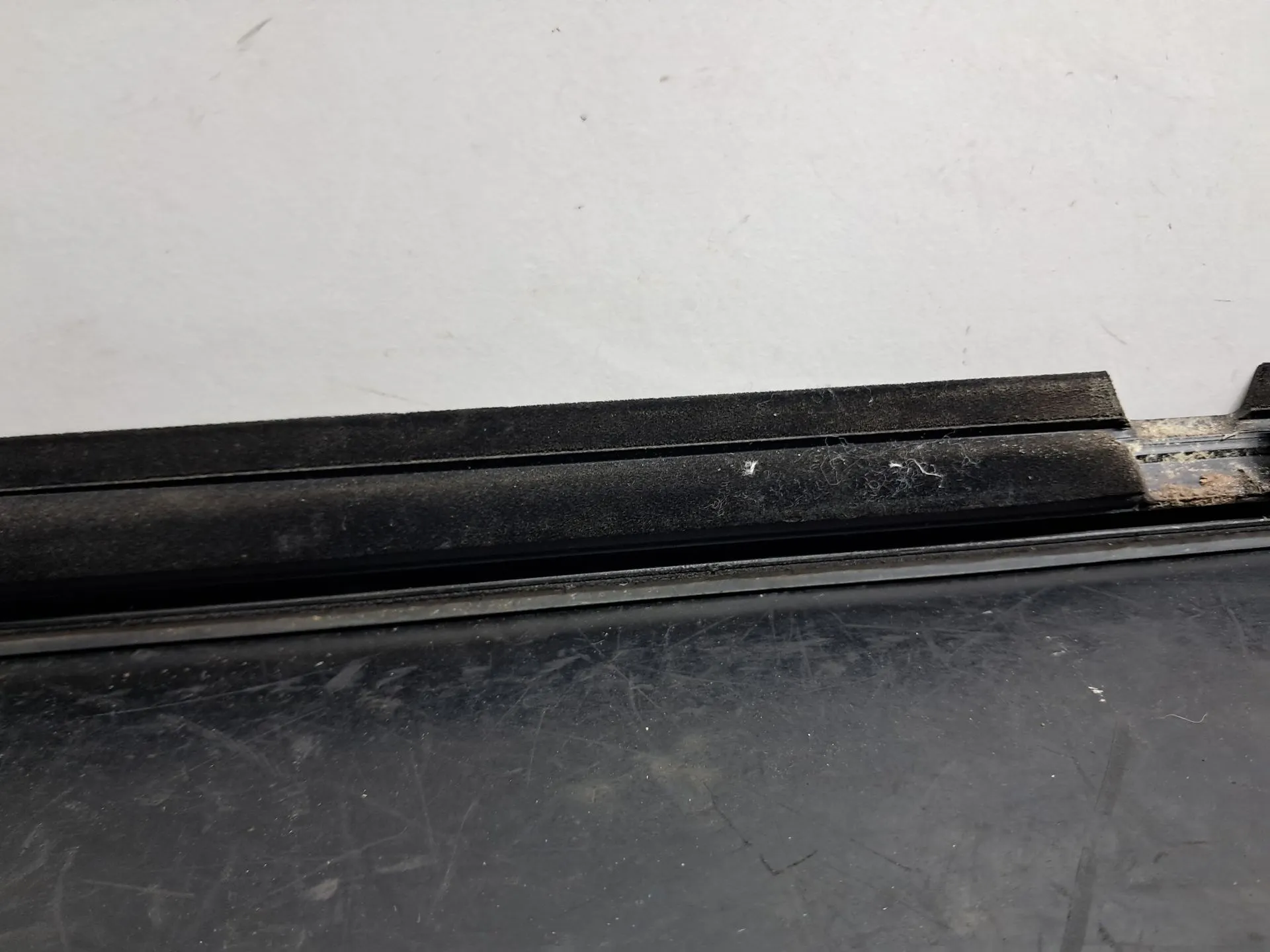 Raspador Vidrio de Puerta Trasera Derecha MERCEDES-BENZ Classe C (W204) Imagem-8