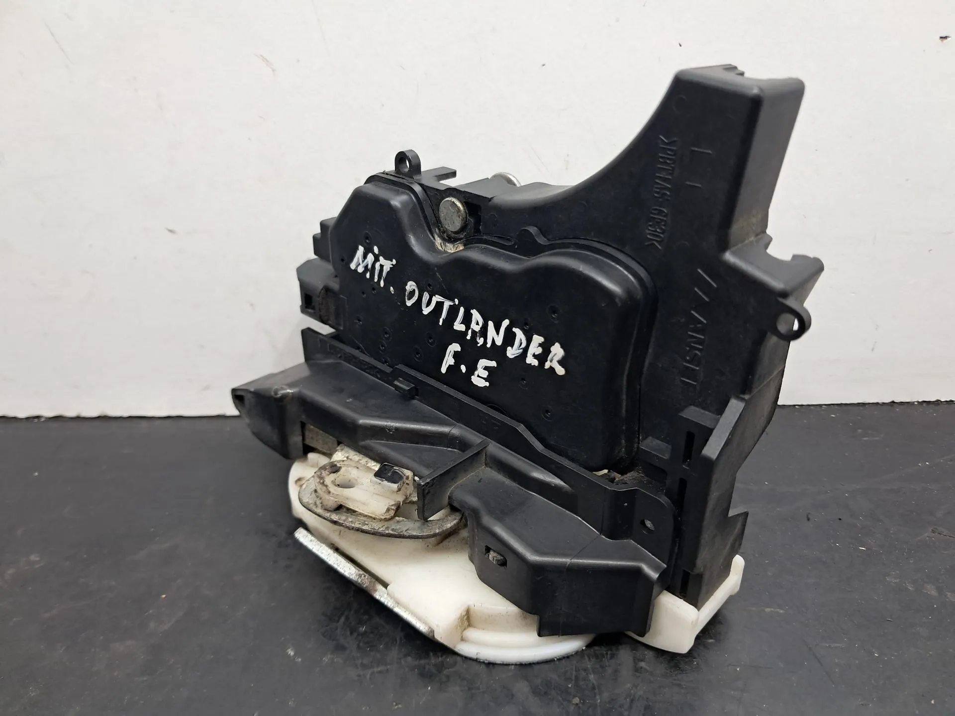 Front Left Door Lock MITSUBISHI Outlander II (CW_W) Imagem-1