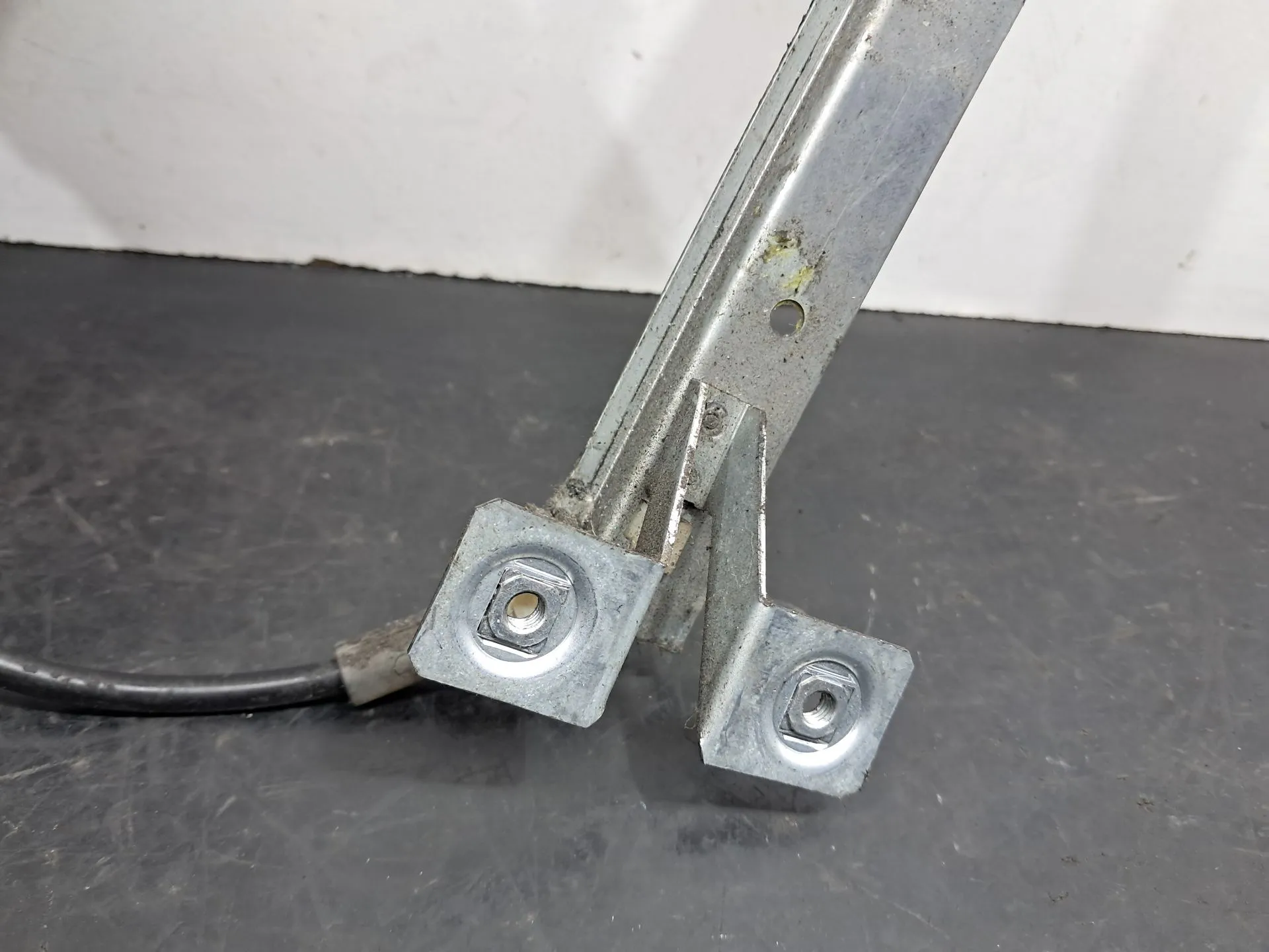 Right rear window regulator MITSUBISHI Space Star Combi (DG_A) Imagem-1
