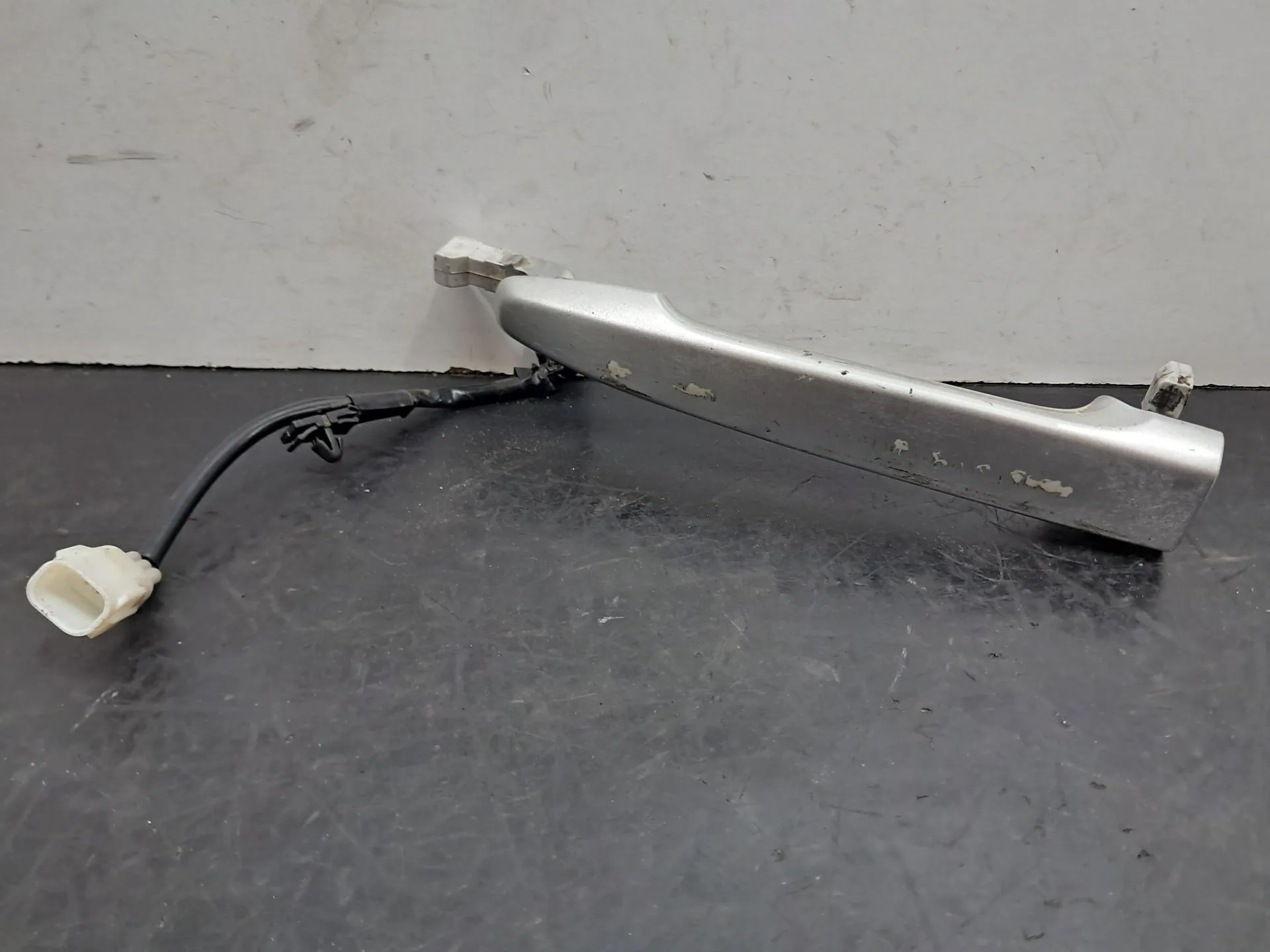 Poignée de porte avant gauche MITSUBISHI Outlander II (CW_W)