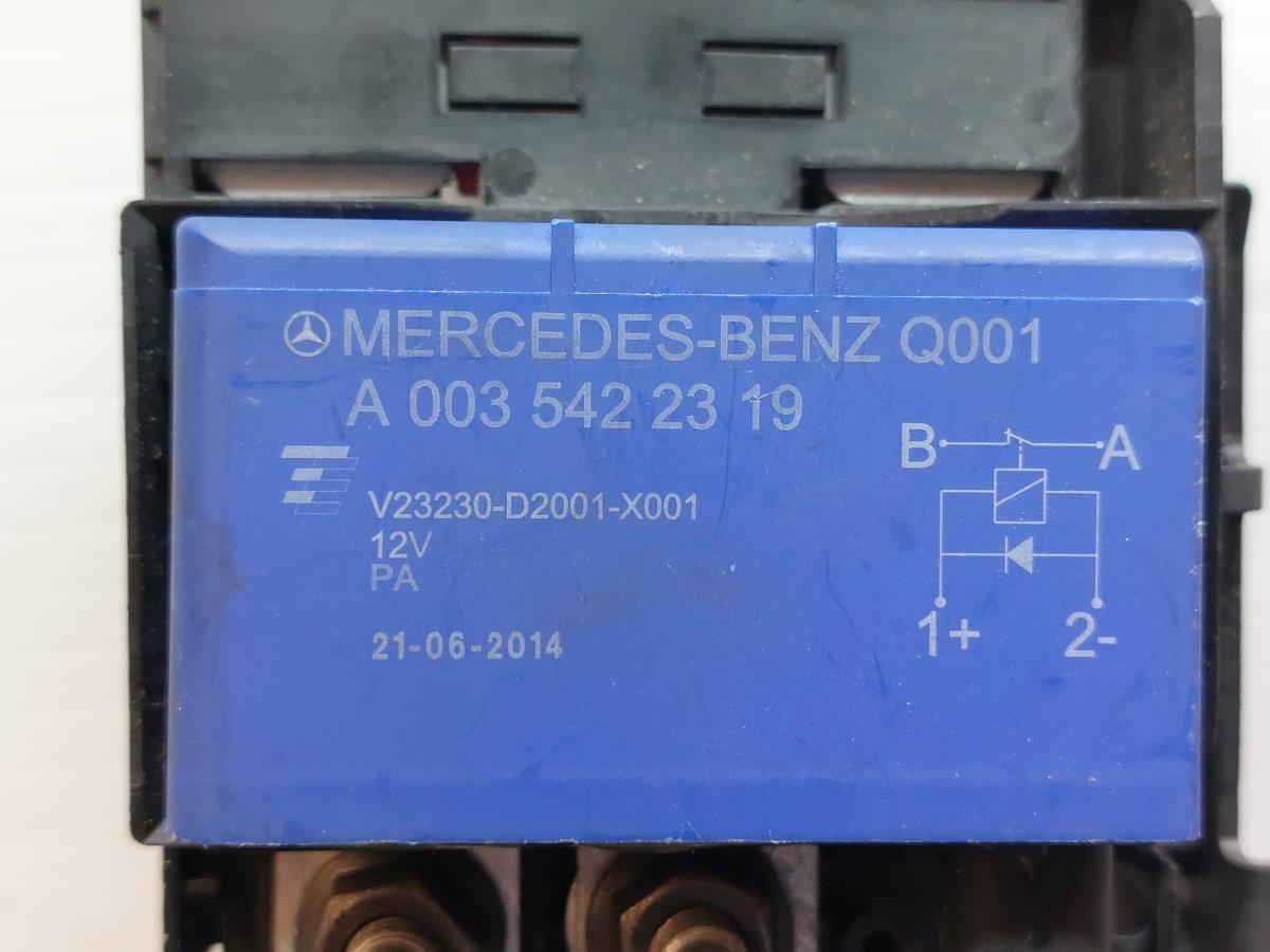 Caixa fusíveis da bateria MERCEDES-BENZ Classe B (W246, W242) Imagem-1