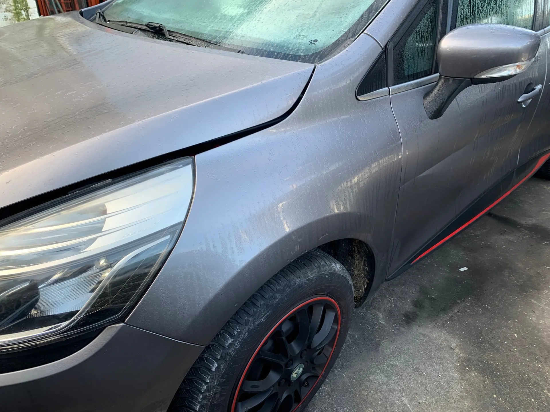 Guardabarros izquierdo RENAULT Clio IV (BH_)